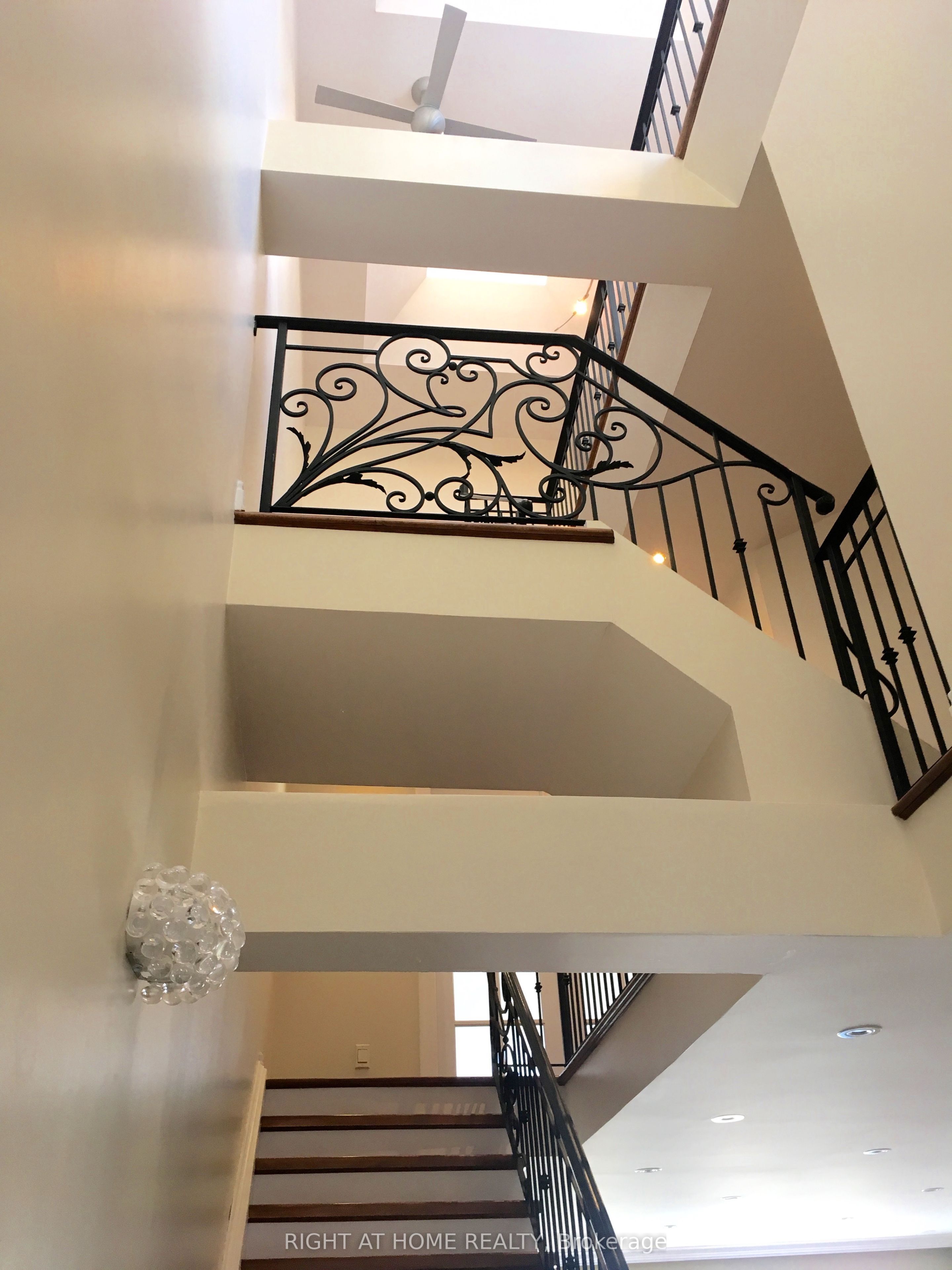 63 Walker Avenue, Toronto, ON M4V 1G3 photo 2