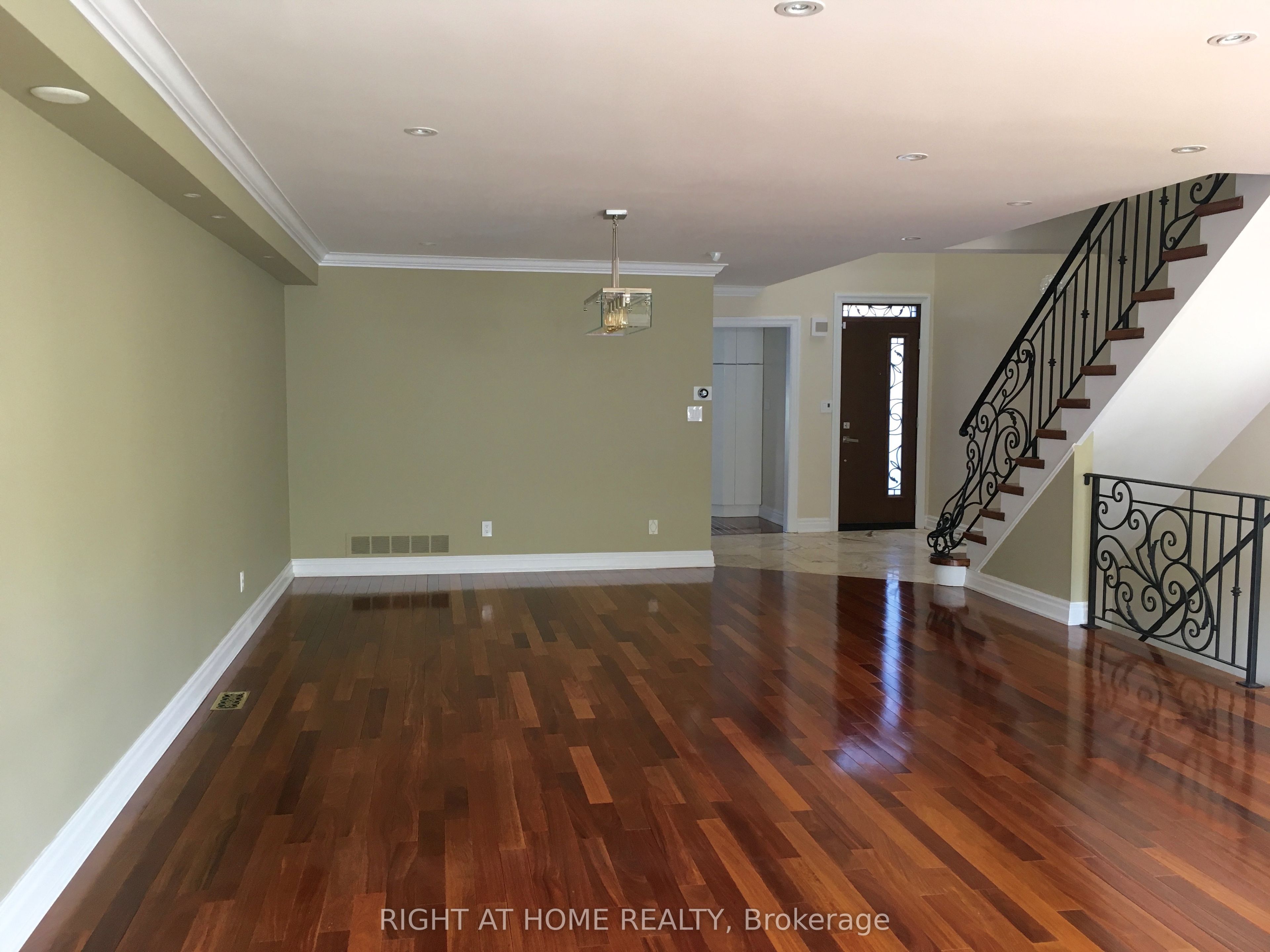 63 Walker Avenue, Toronto, ON M4V 1G3 photo 5