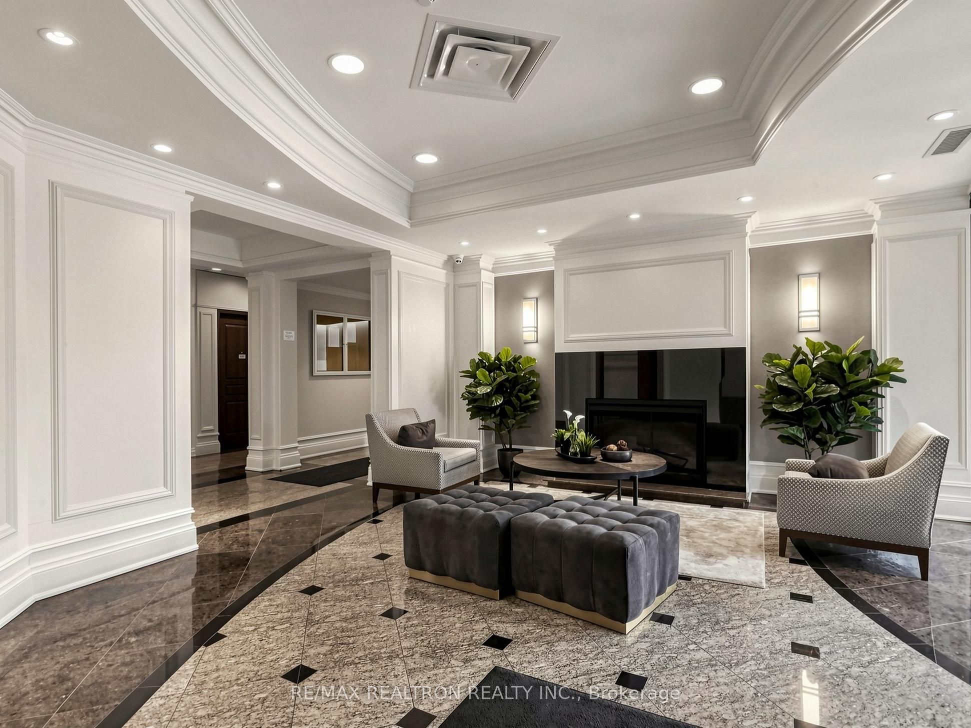 16 Dallimore Circle 414, Toronto, ON M3C 4C4 photo 3