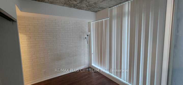 20 Minowan Miikan Lane 1031, Toronto, ON M6J 0E5 photo 4