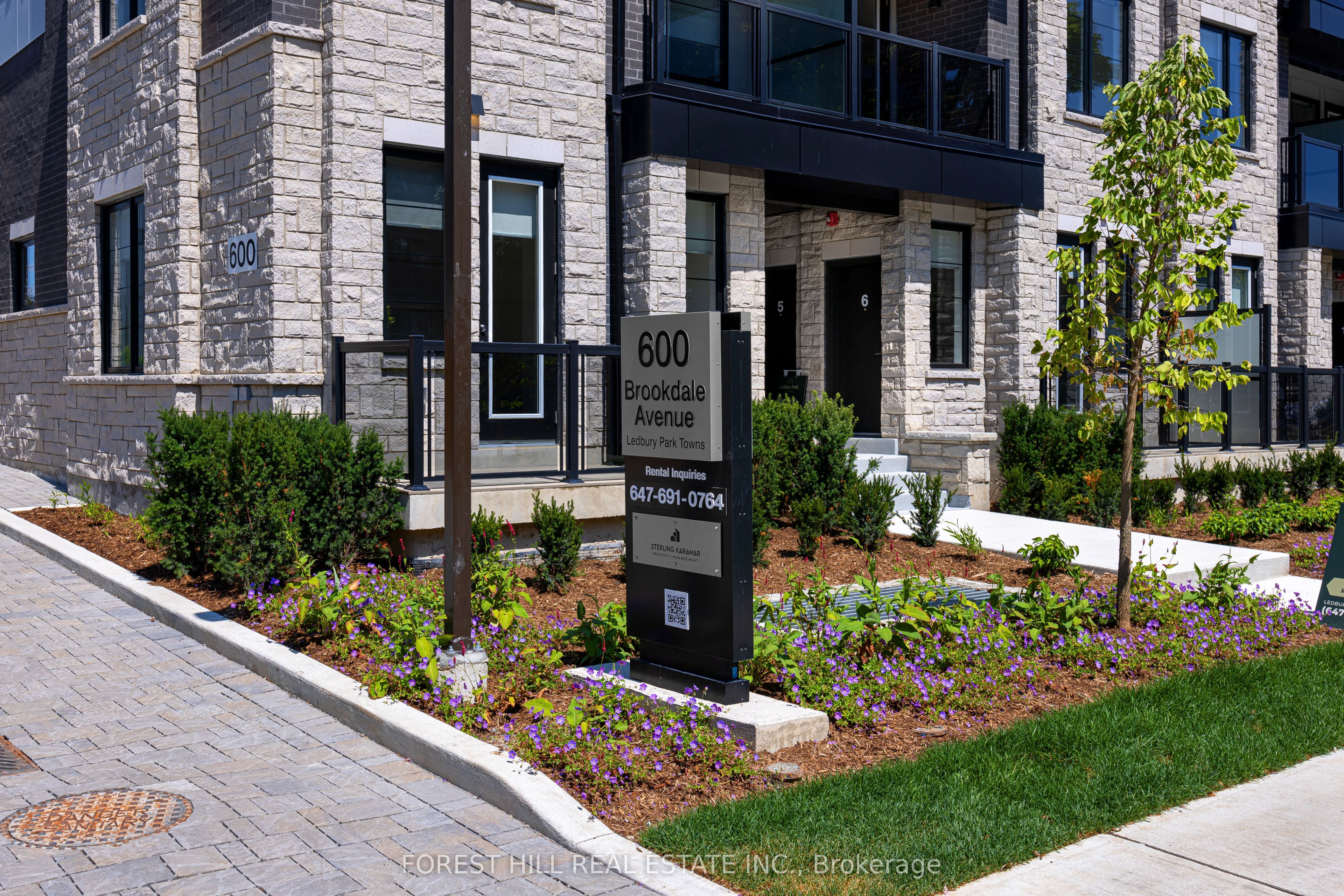 600 Brookdale Avenue 1, Toronto, ON M4M 1S4