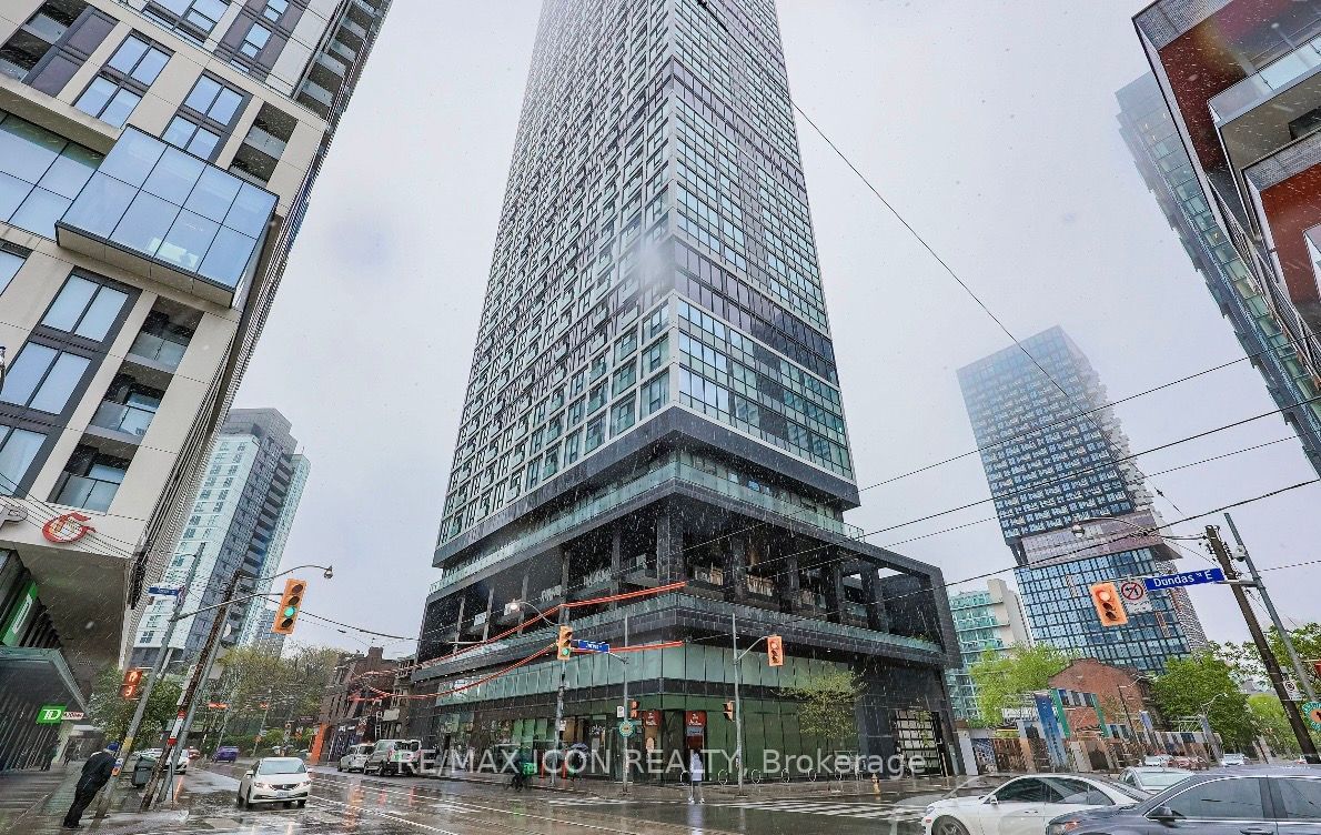 181 Dundas Street E 1001, Toronto, ON M5A 0N5 photo 2