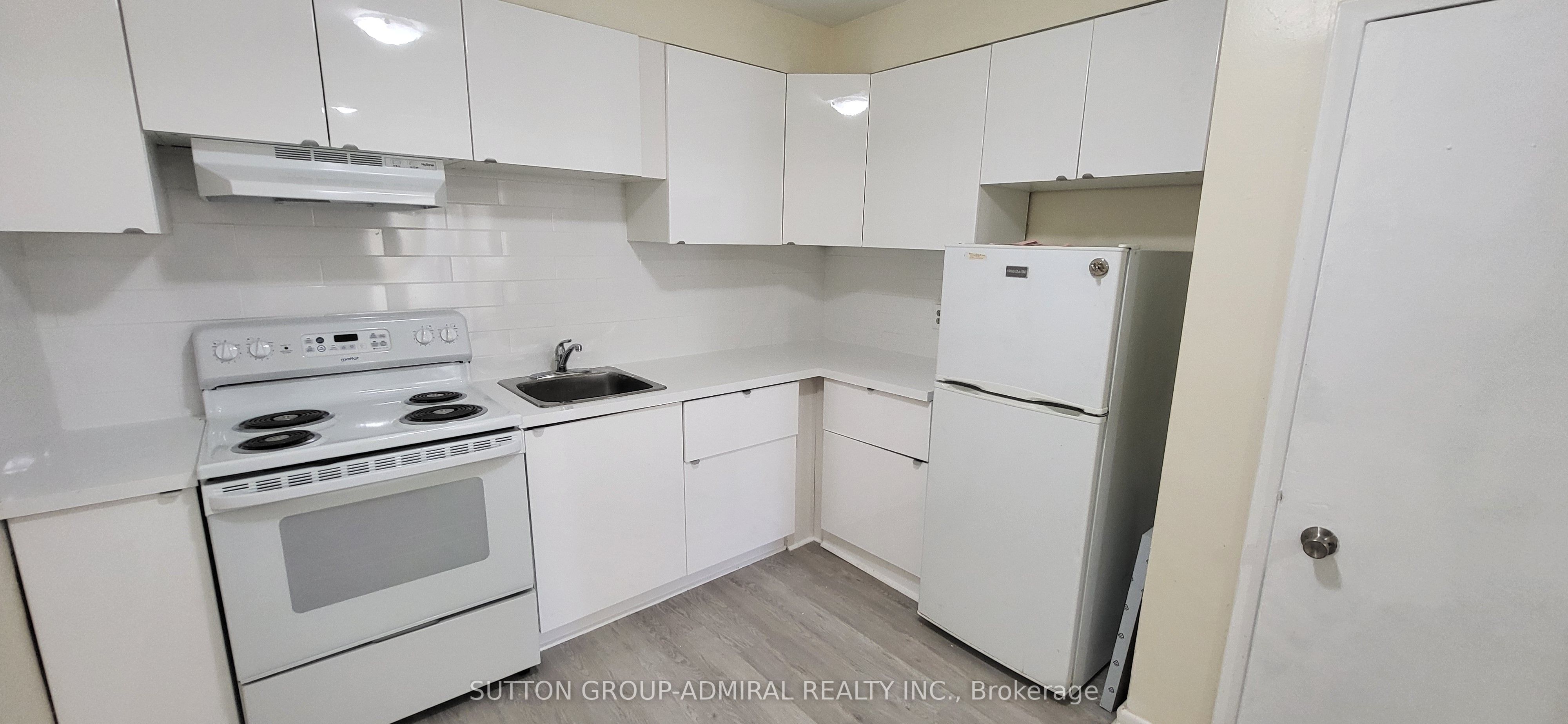 2839 Bathurst Street 1, Toronto, ON M6B 3A4 photo 2