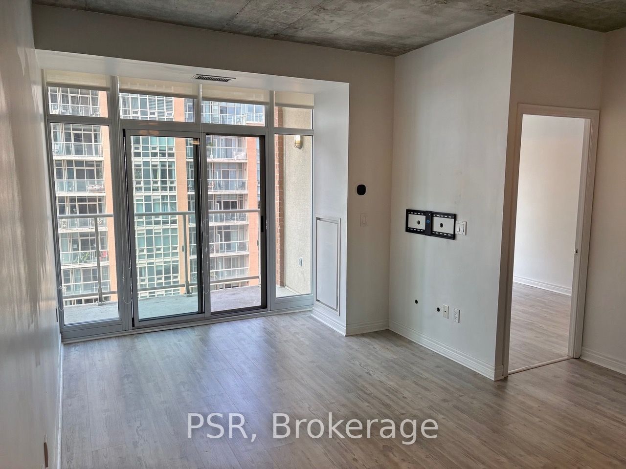 75 East Liberty Street 1610, Toronto, ON M6K 0A2 photo 3