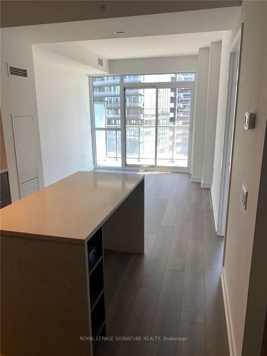 38 Iannuzzi Street 1509, Toronto, ON M5V 0S2 photo 4