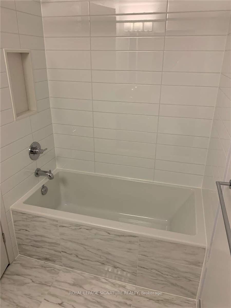 38 Iannuzzi Street 1509, Toronto, ON M5V 0S2 photo 5