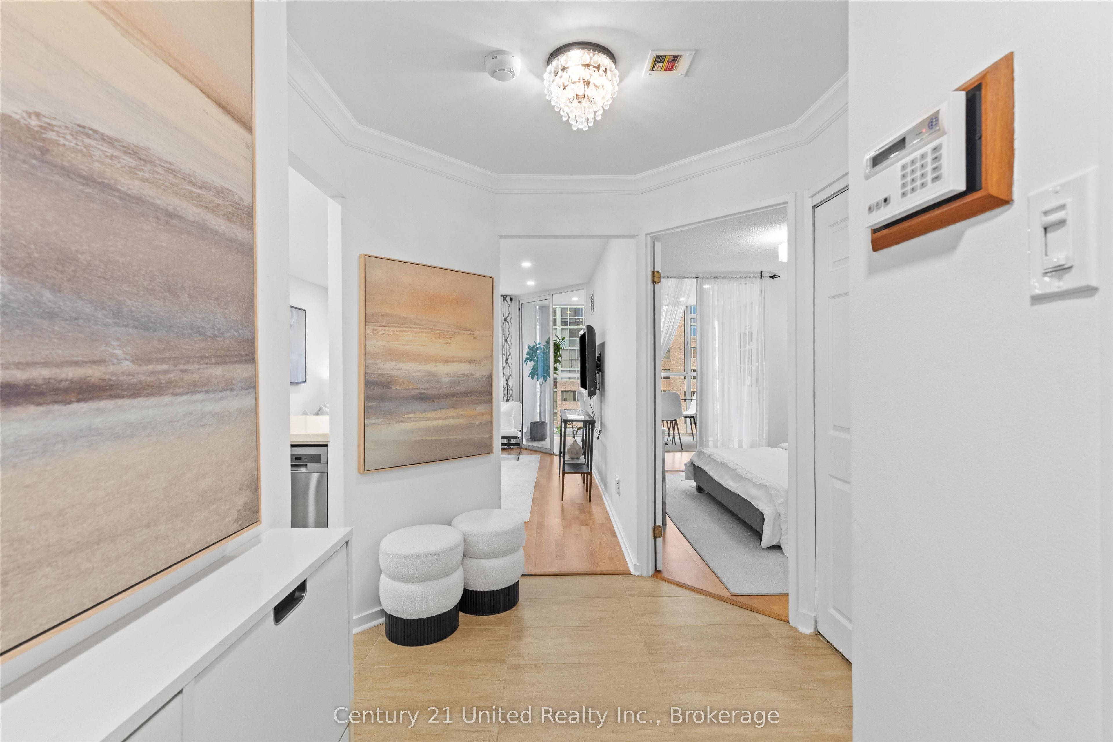 60 Homewood Avenue 504, Toronto, ON M4Y 2X4 photo 4