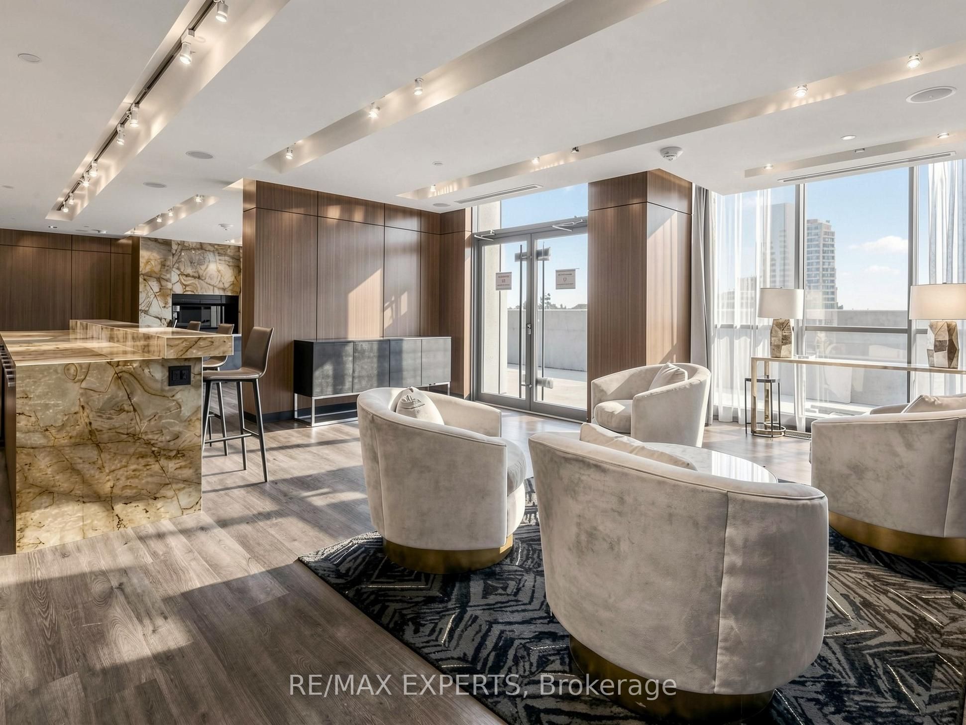 1 The Esplanade Drive 2305, Toronto, ON M5E 0A8 photo 5