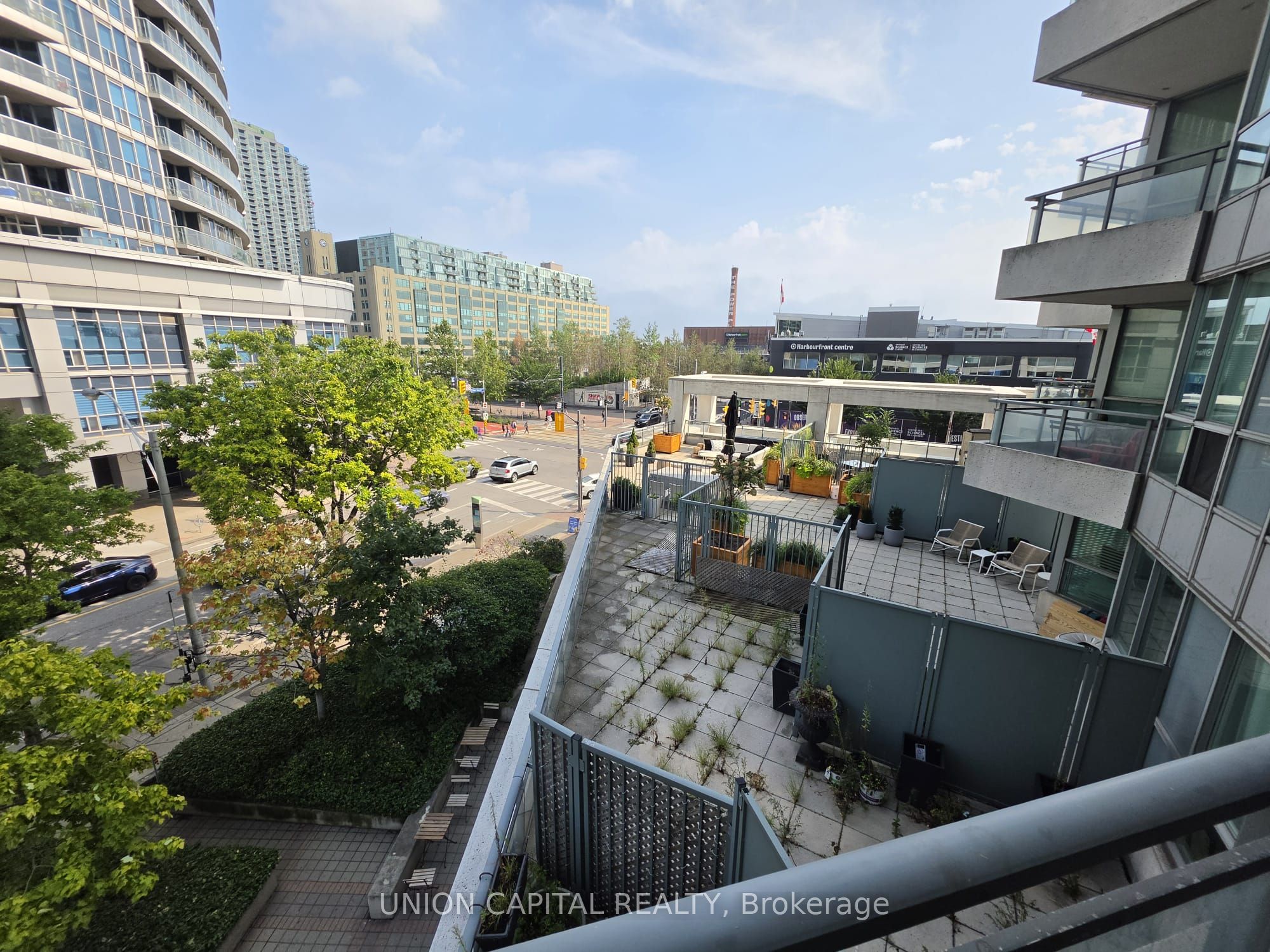 228 Queens Quay W 302, Toronto, ON M5J 2X1