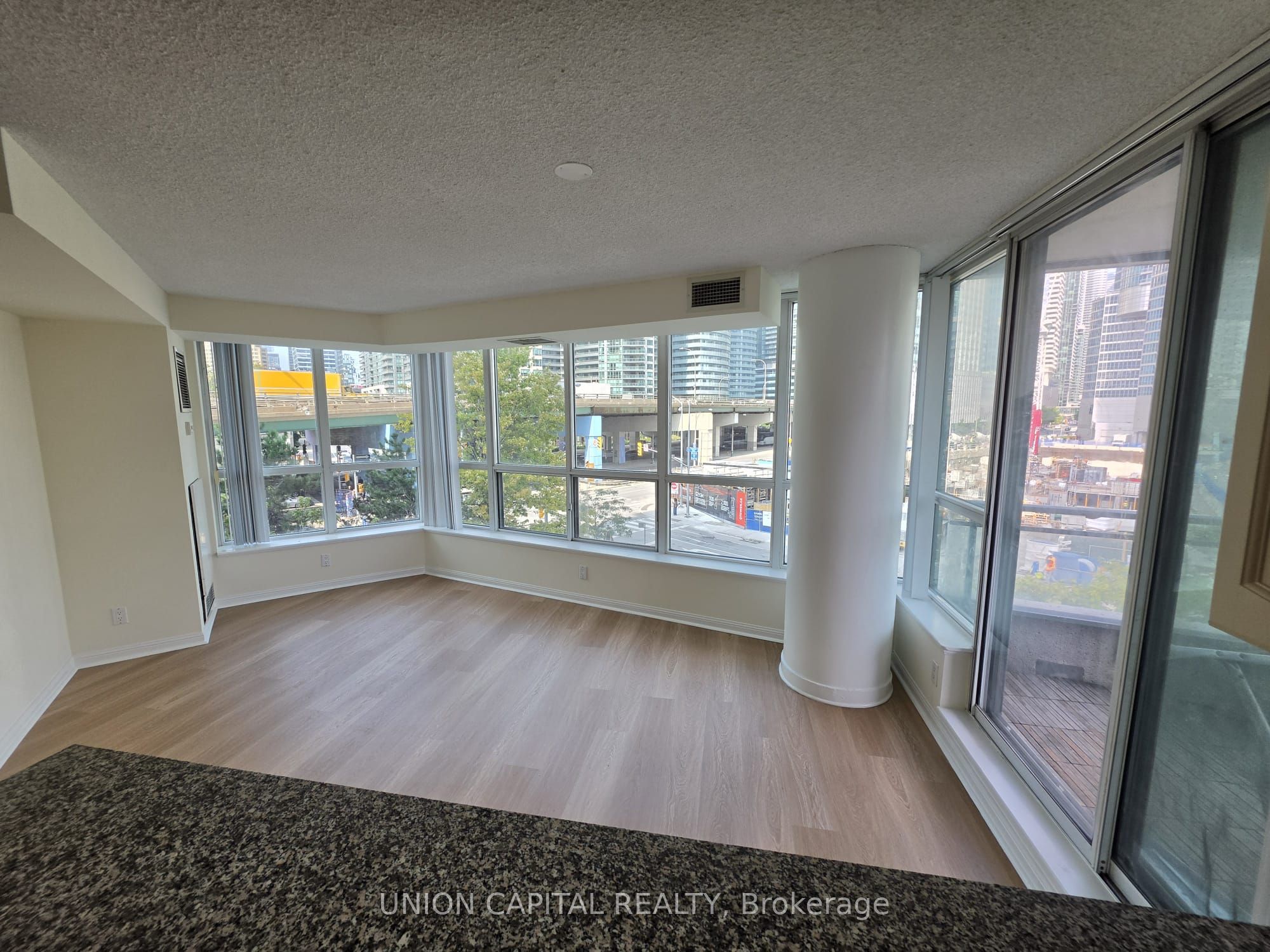 228 Queens Quay W 302, Toronto, ON M5J 2X1 photo 4