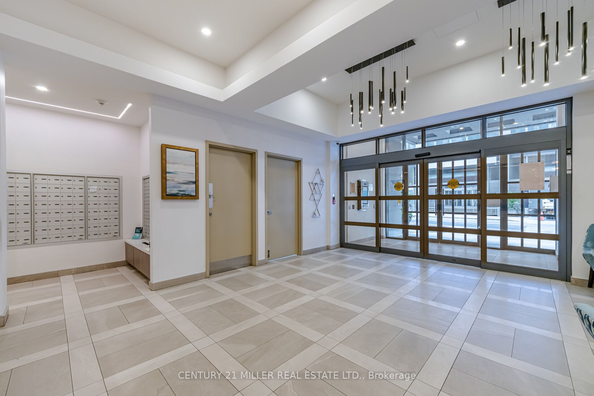140 Simcoe Road -12, Toronto, ON M5H 4E9 photo 3