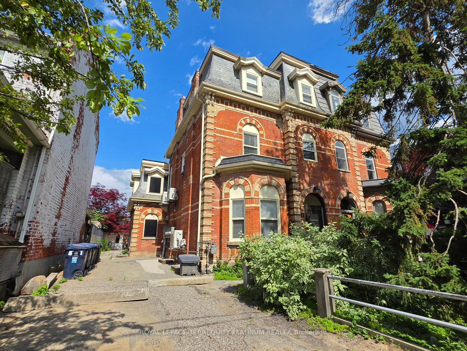 11 Beaconsfield Avenue Unit 2, Toronto, ON M6J 3J1 photo 3