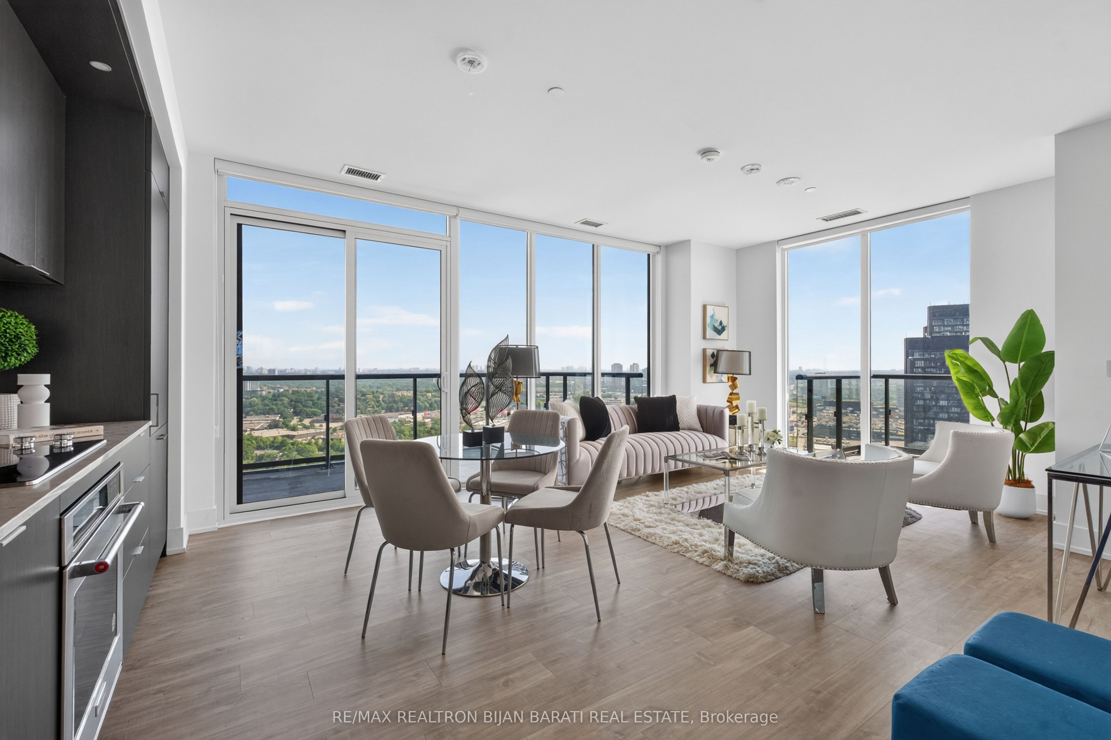 10 INN ON THE PARK Drive 3104, Toronto, ON M3C 0P9 photo 4
