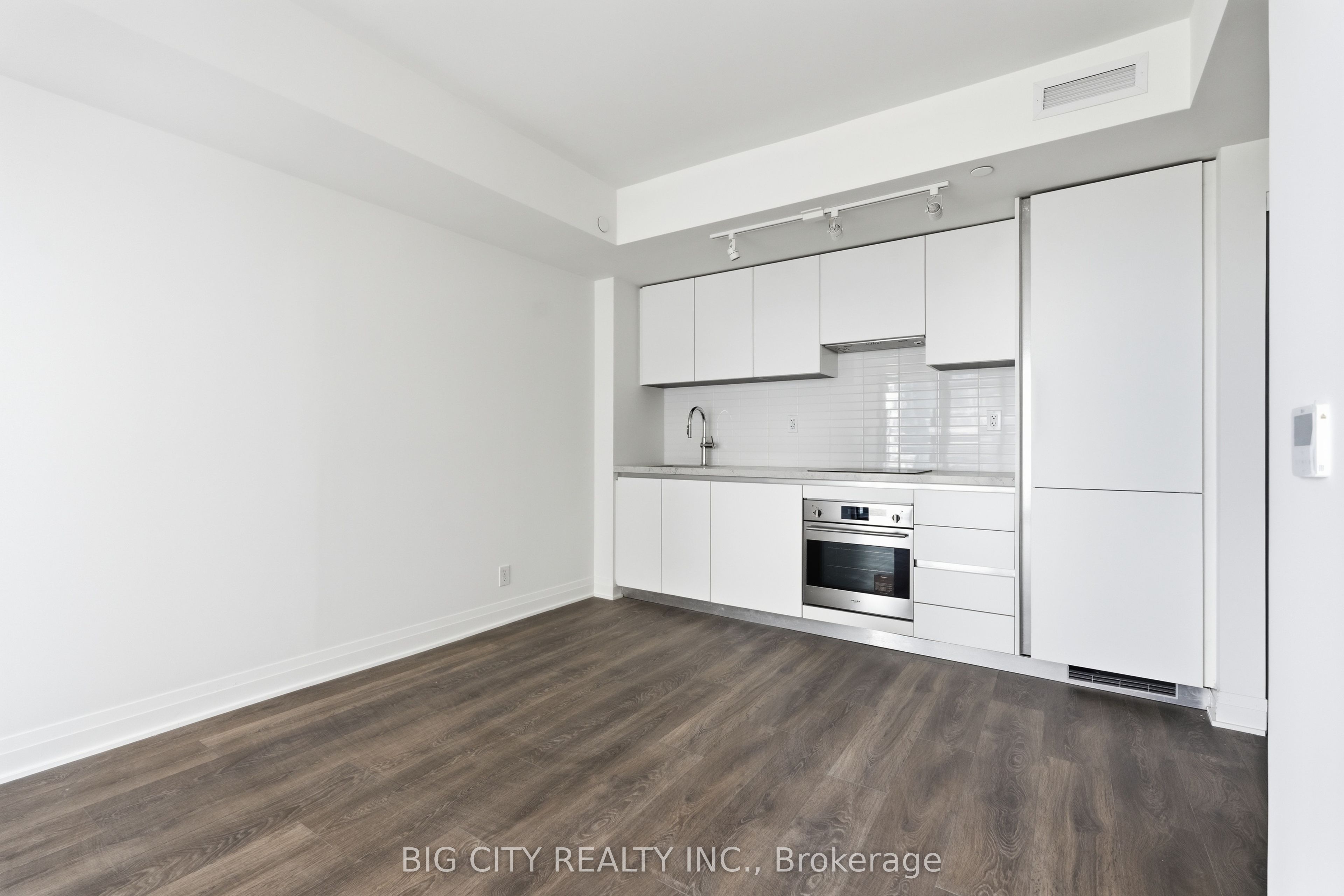 25 Frederick Todd Way 1605, Toronto, ON M4G 0C9 photo 5