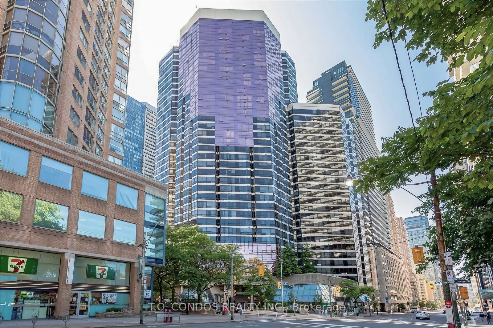 1001 Bay Street 1514, Toronto, ON M5S 3A6