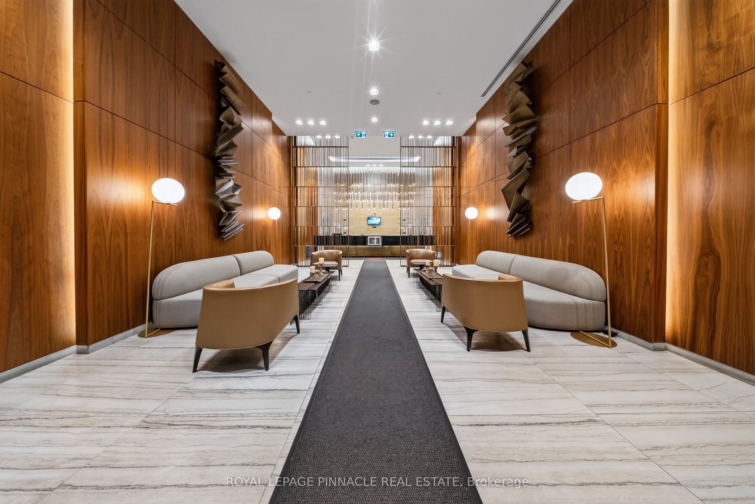 8 Eglinton Avenue E 2002, Toronto, ON M4P 0C1 photo 5