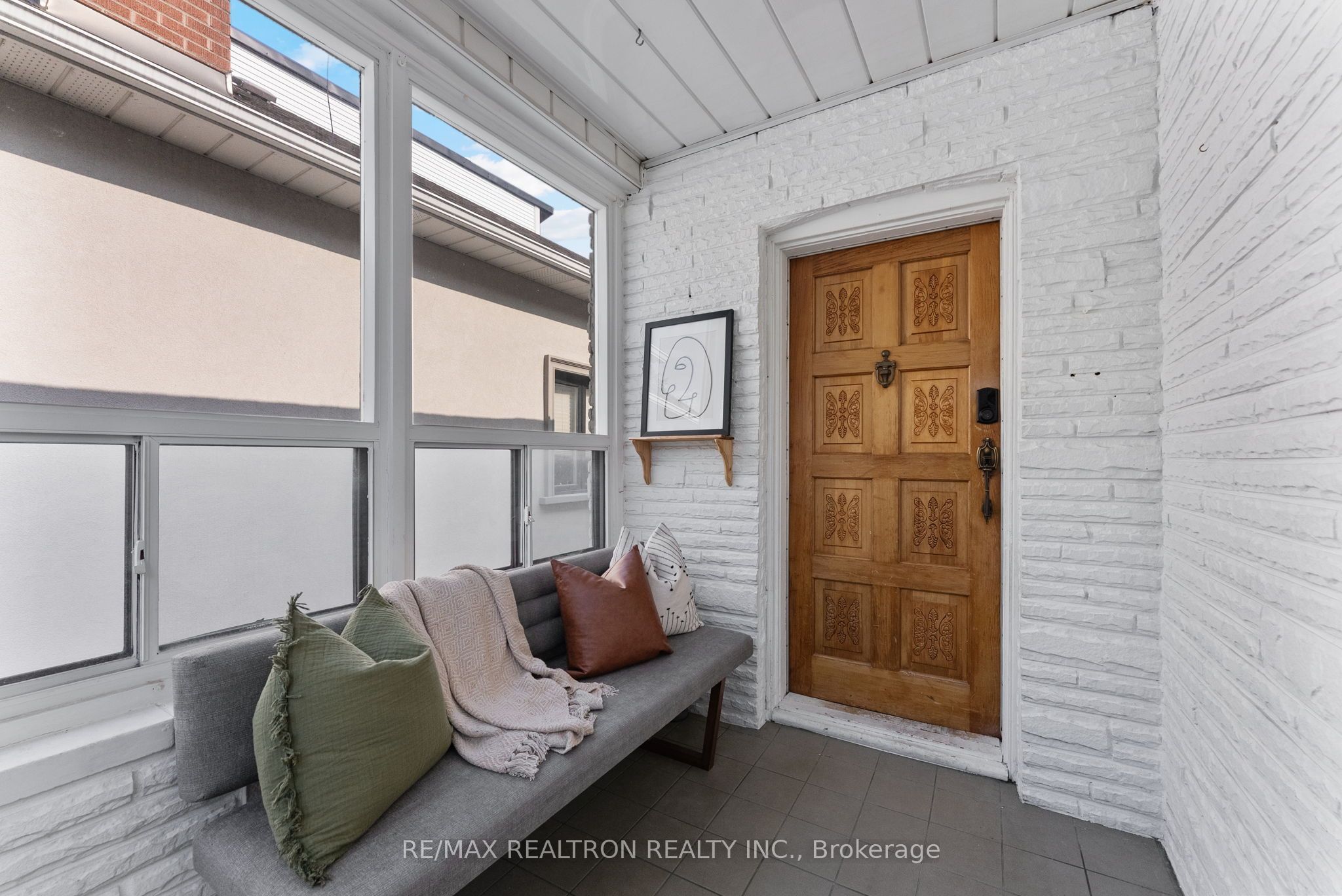 41 Ashbury Avenue, Toronto, ON M6E 1V6 photo 3
