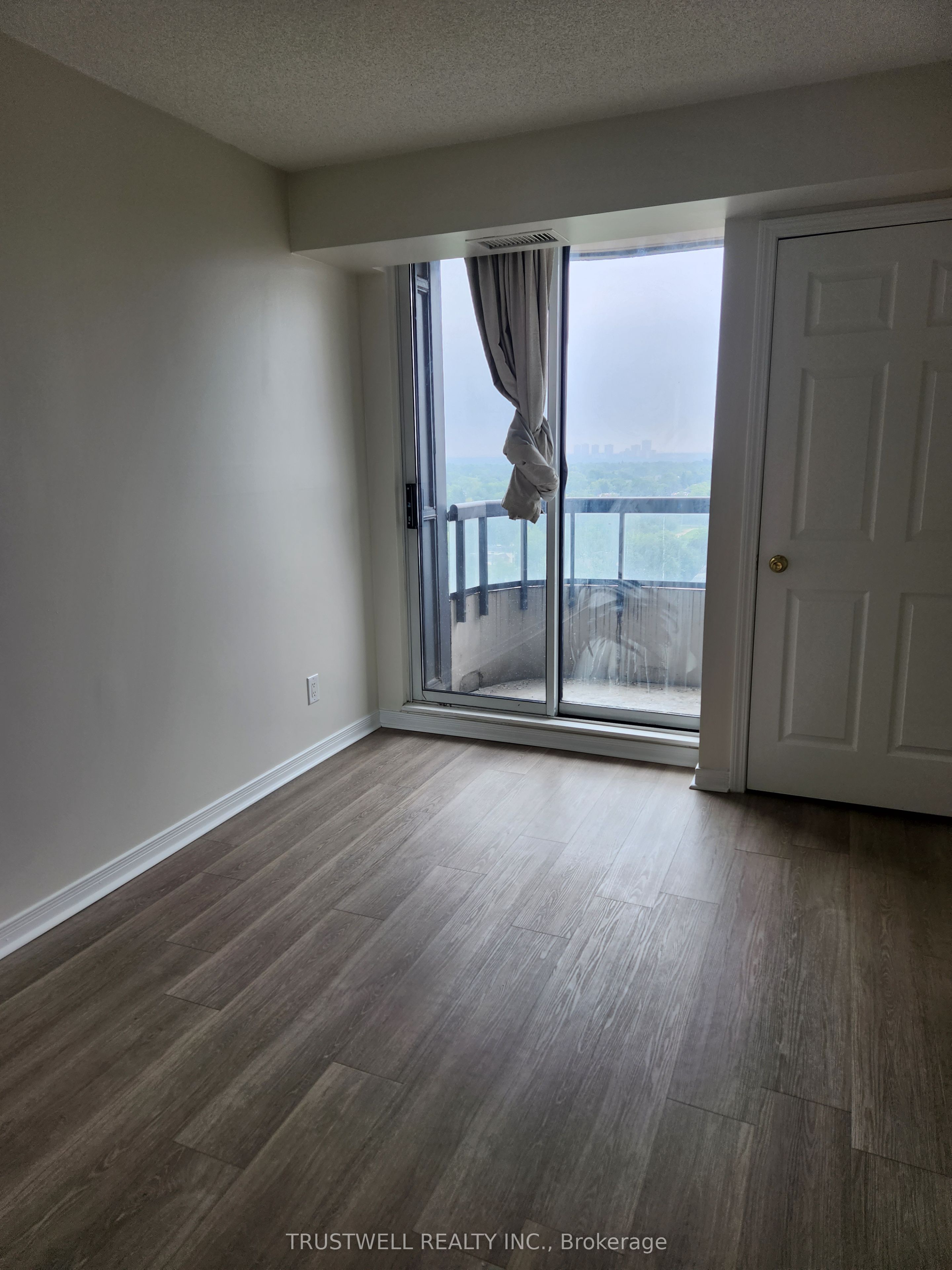8 Hillcrest Avenue 1508, Toronto, ON M2N 6Y6 photo 4