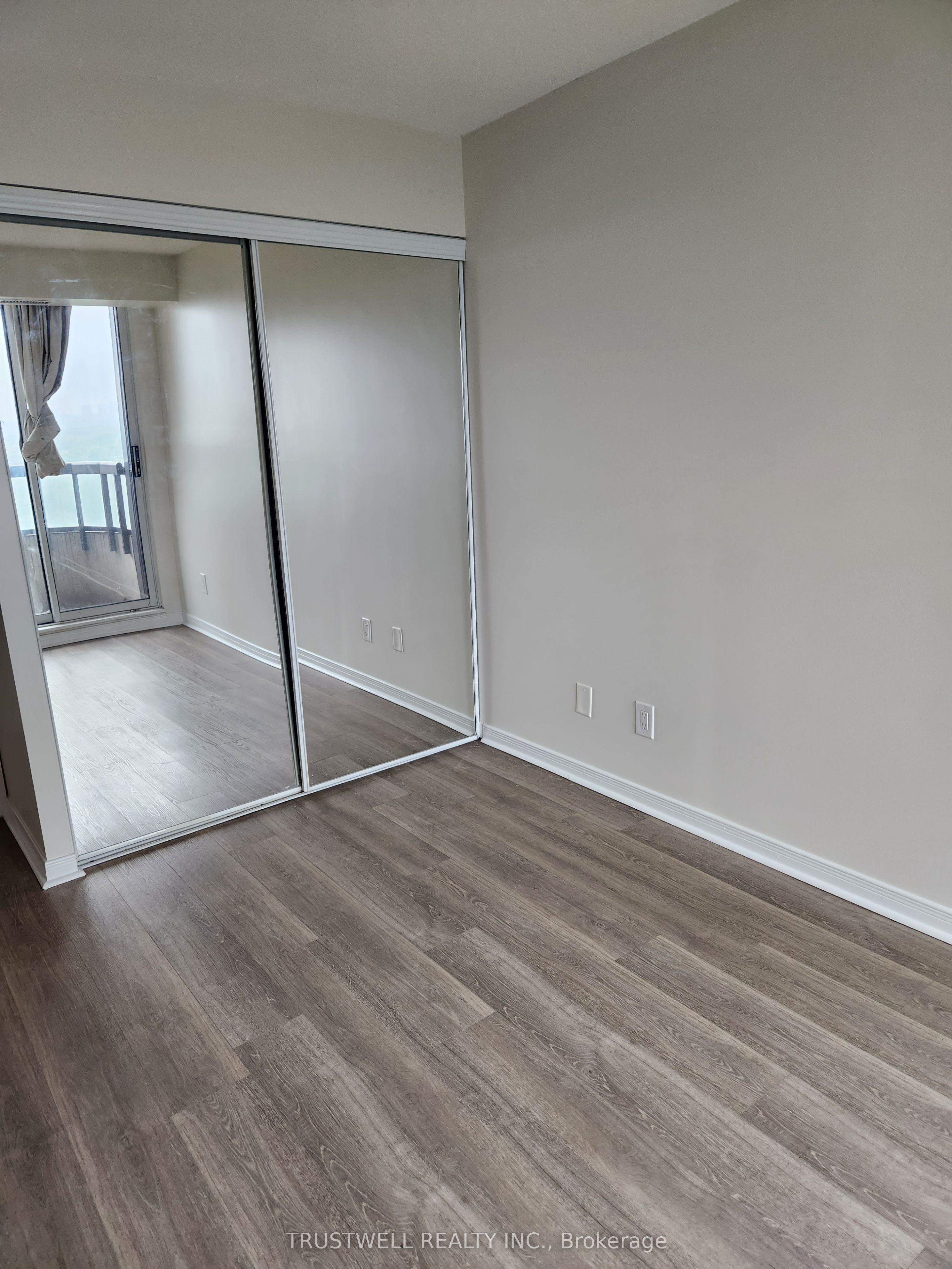 8 Hillcrest Avenue 1508, Toronto, ON M2N 6Y6 photo 5