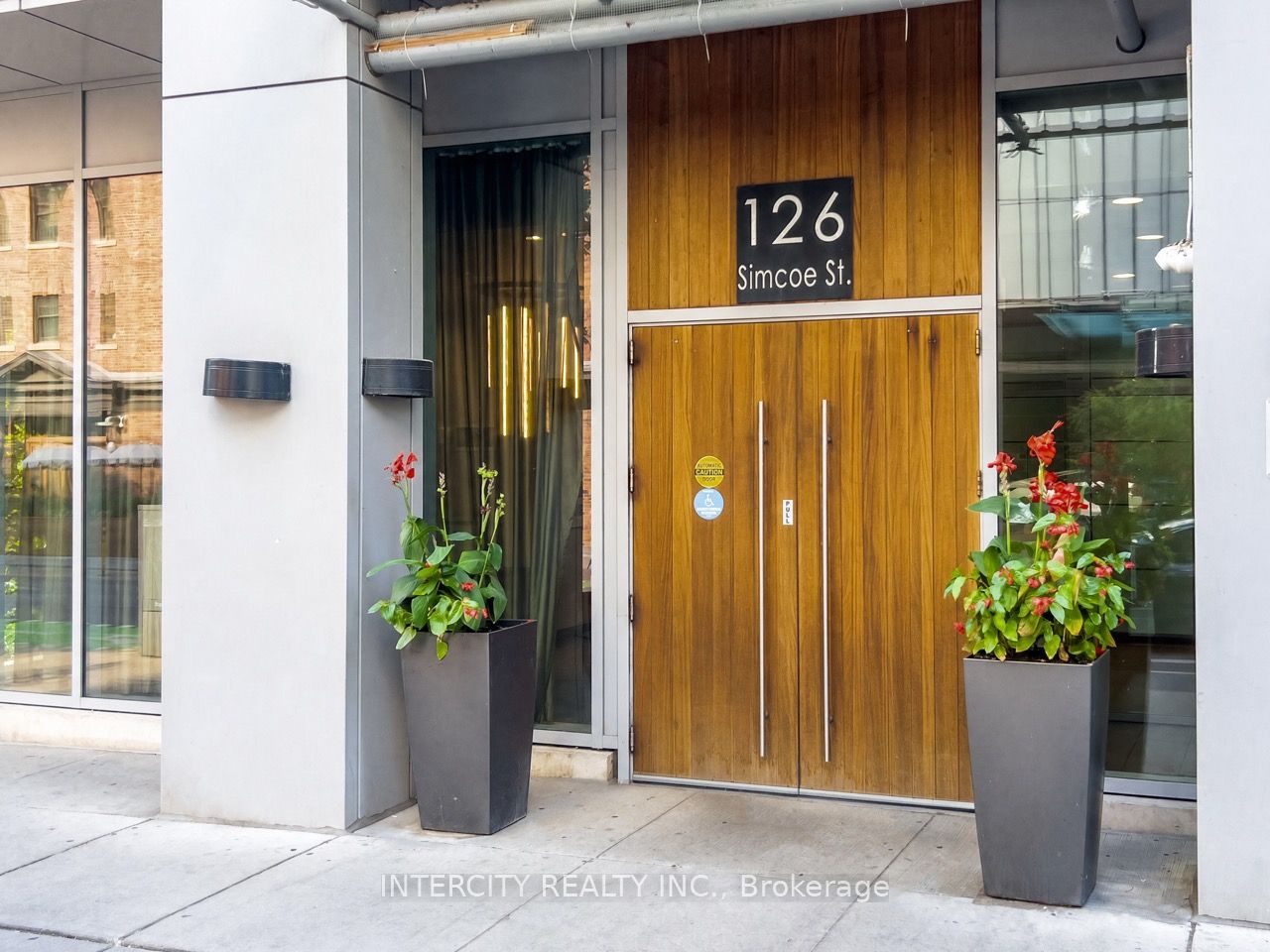 126 Simcoe Street 2503, Toronto, ON M5H 4E6 photo 3