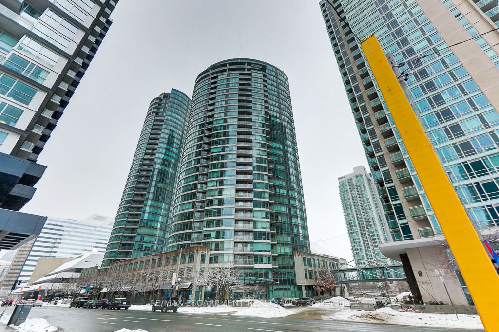 373 Front Street W 2510, Toronto, ON M5V 3R7