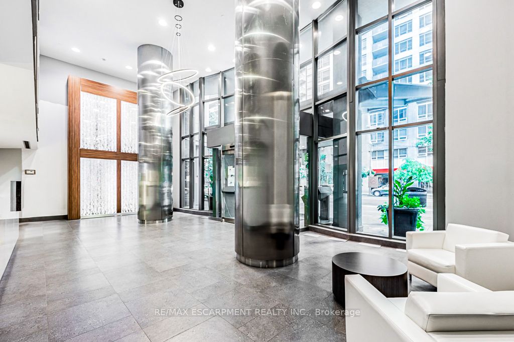 373 Front Street W 2510, Toronto, ON M5V 3R7 photo 3