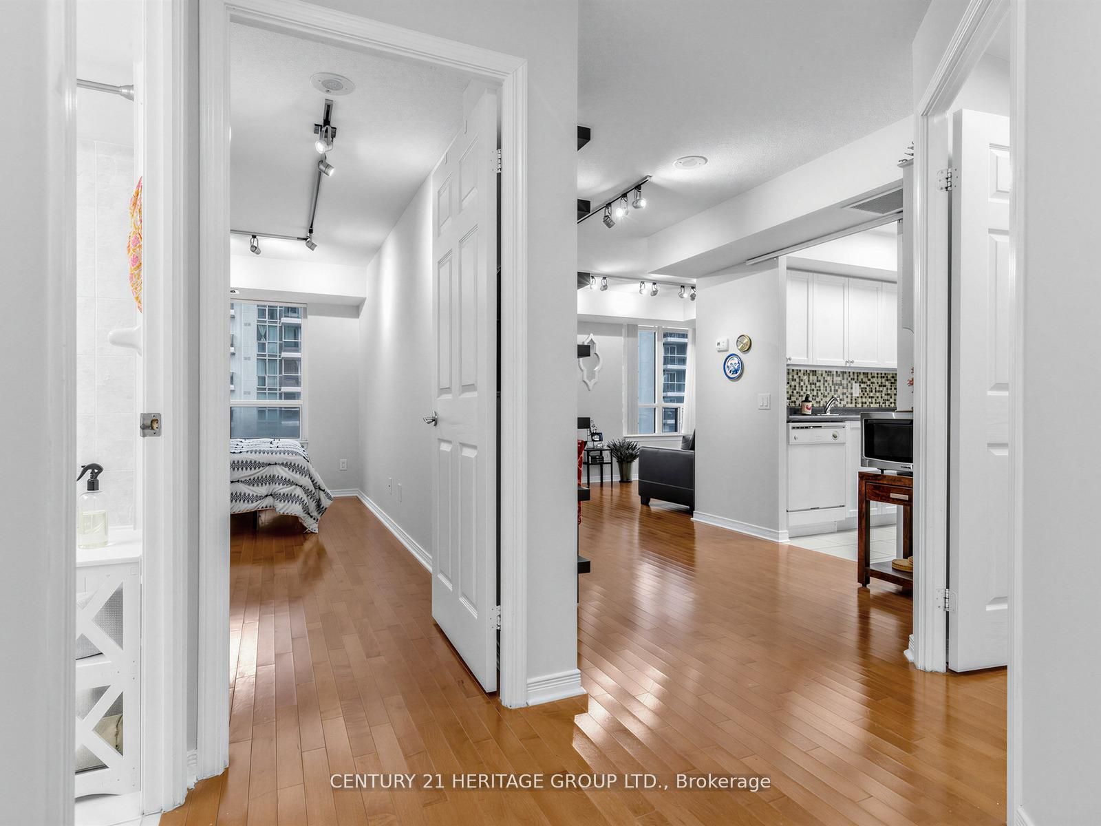 155 Beecroft Road 815, Toronto, ON M2N 7C6 photo 2