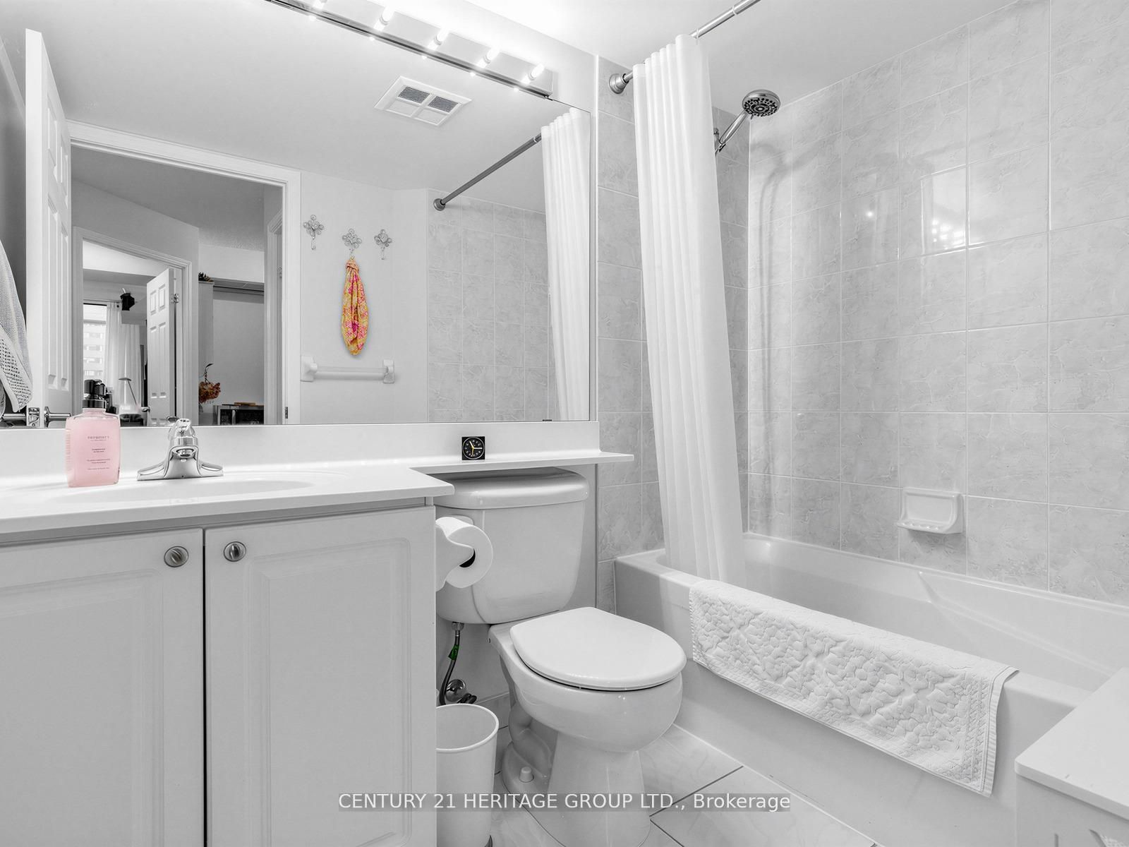 155 Beecroft Road 815, Toronto, ON M2N 7C6 photo 4