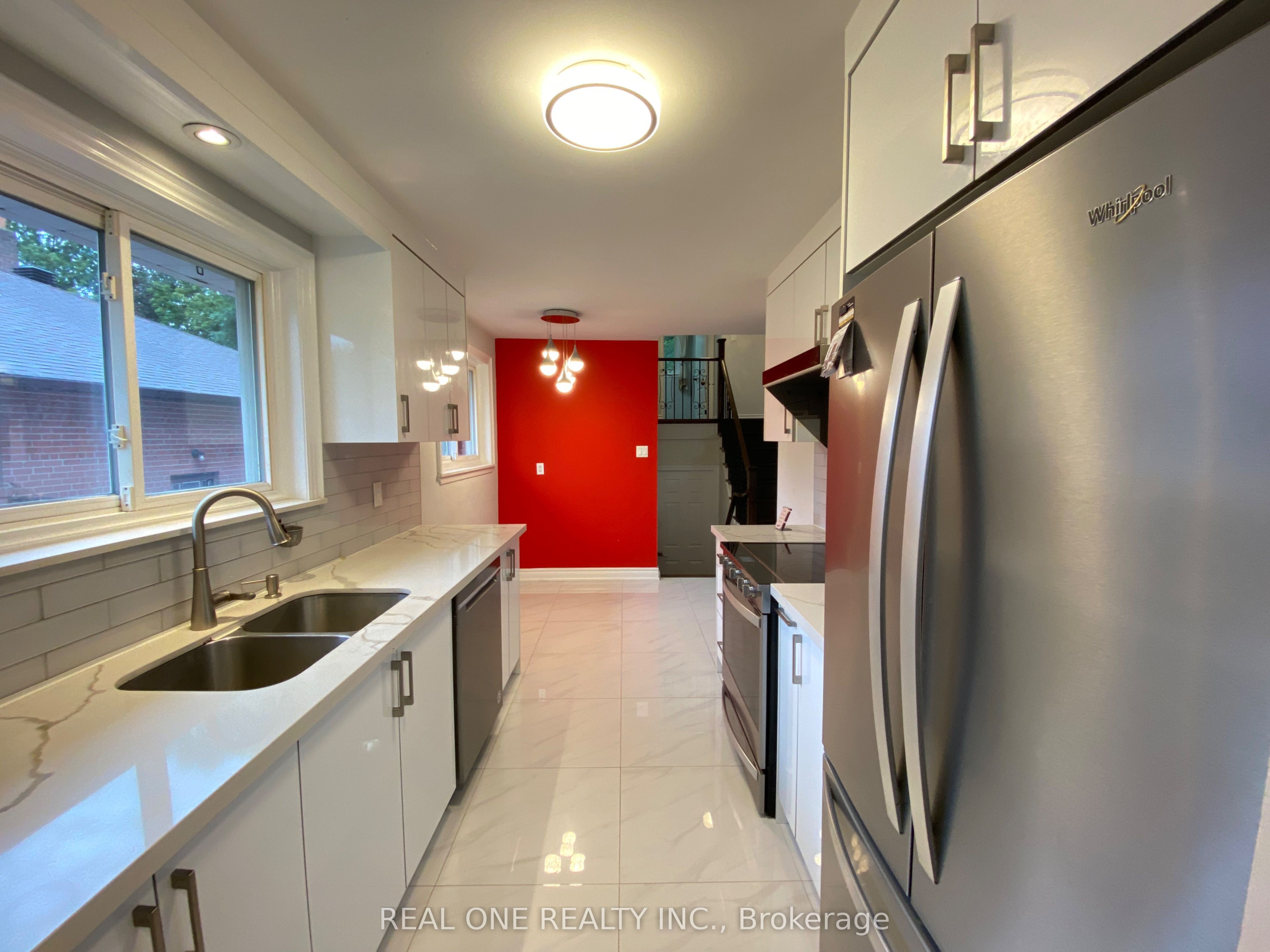63 Sundial Crescent 2 Bedrooms, Toronto, ON M4A 2J7 photo 3