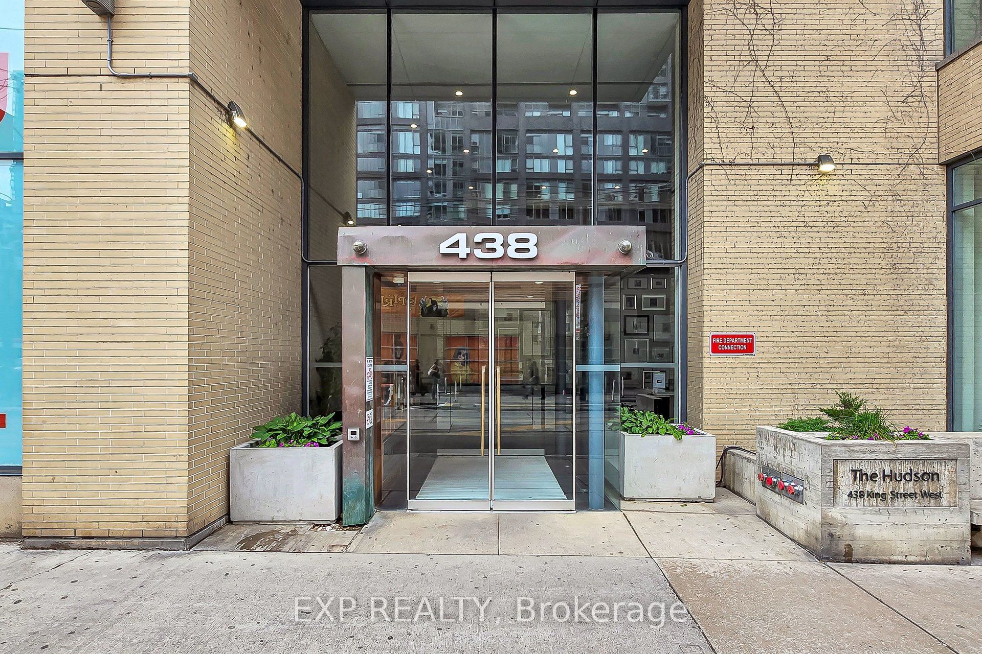438 King Street W 1208, Toronto, ON M5V 3T9 photo 2