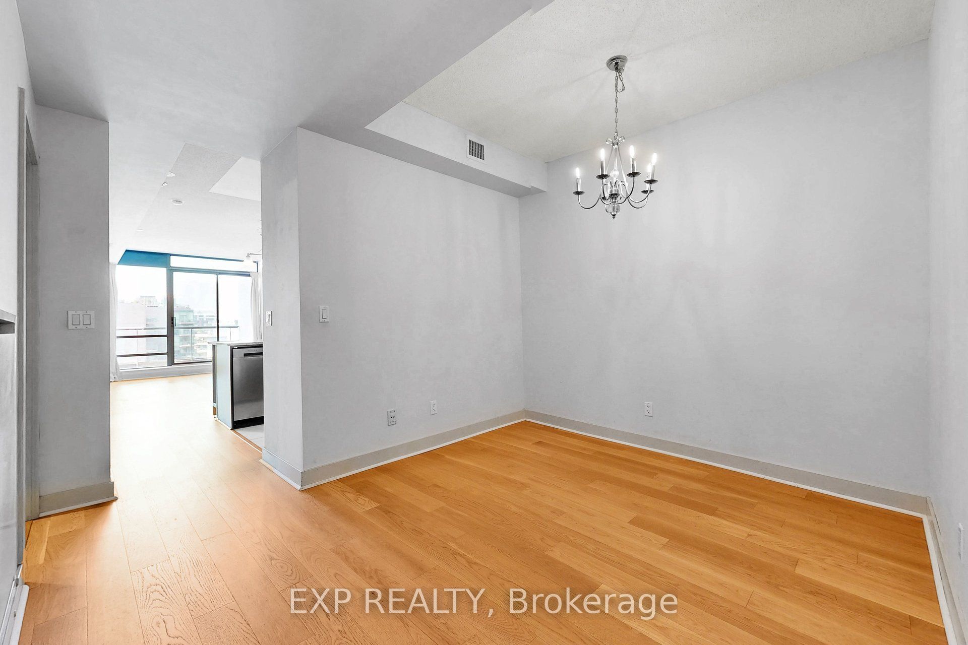 438 King Street W 1208, Toronto, ON M5V 3T9 photo 4