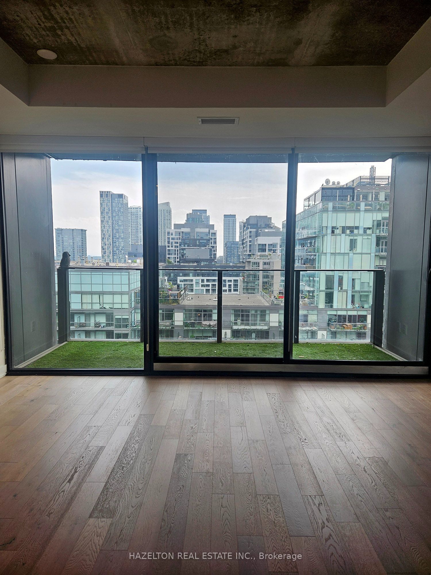 629 King Street W 1207, Toronto, ON M5V 1M5 photo 2
