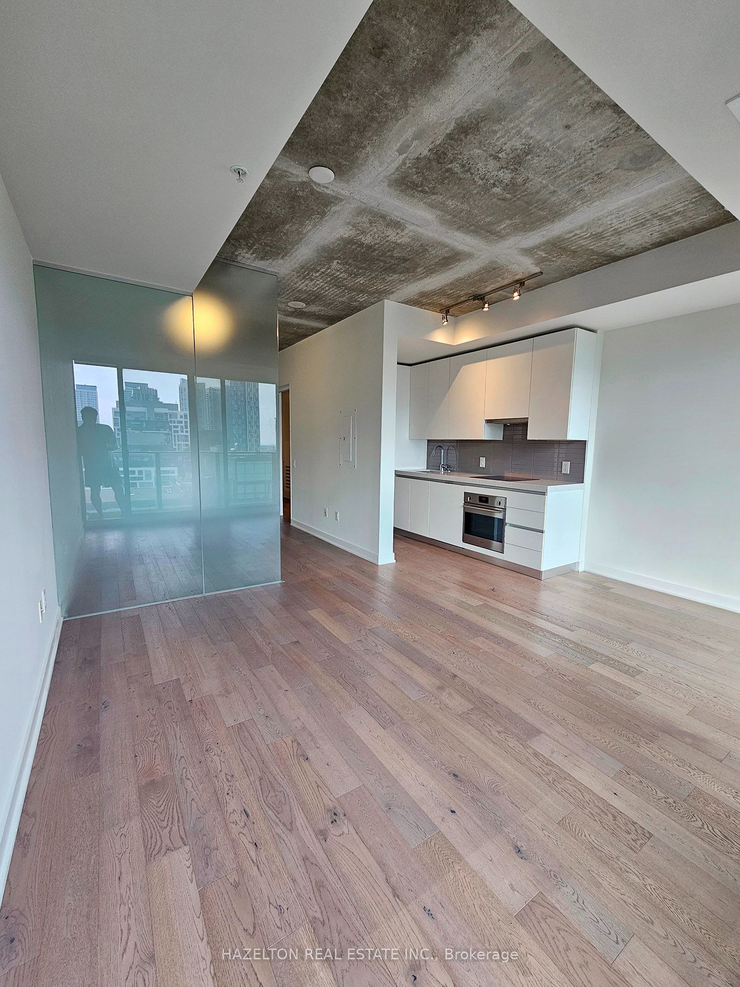 629 King Street W 1207, Toronto, ON M5V 1M5 photo 3