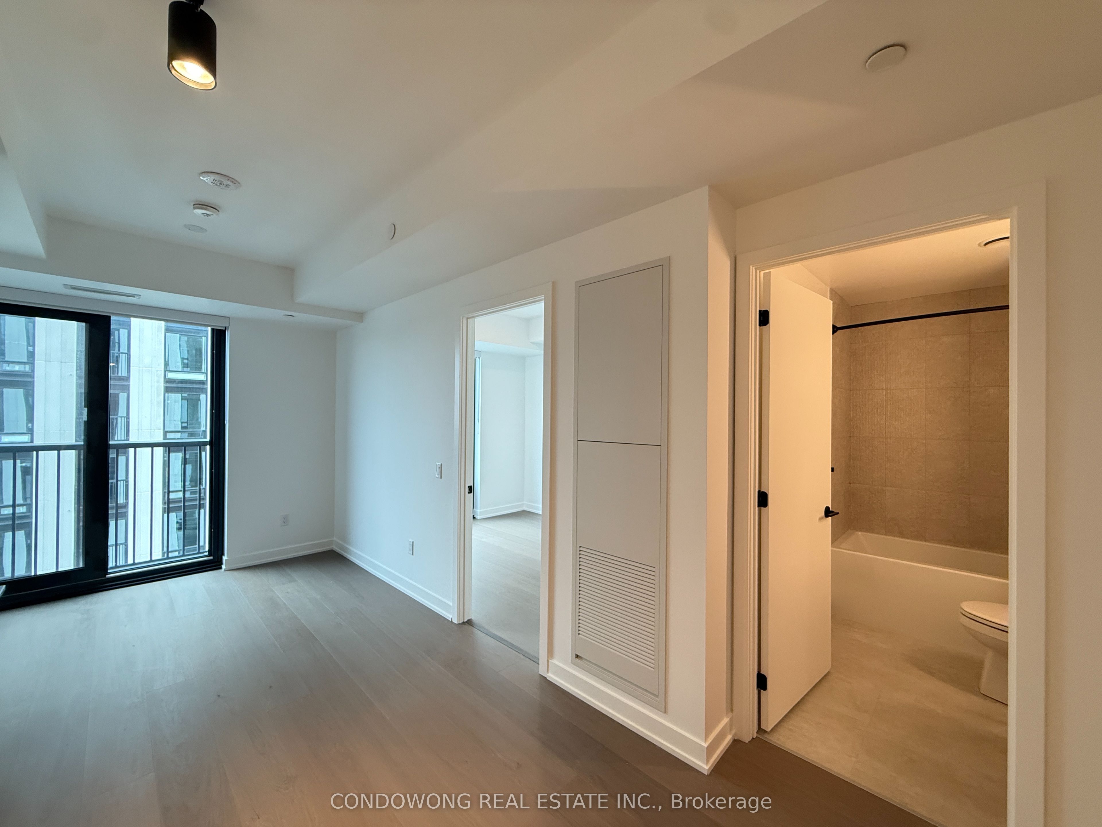 91 Montclair Avenue 2009, Toronto, ON M5P 0B1 photo 3