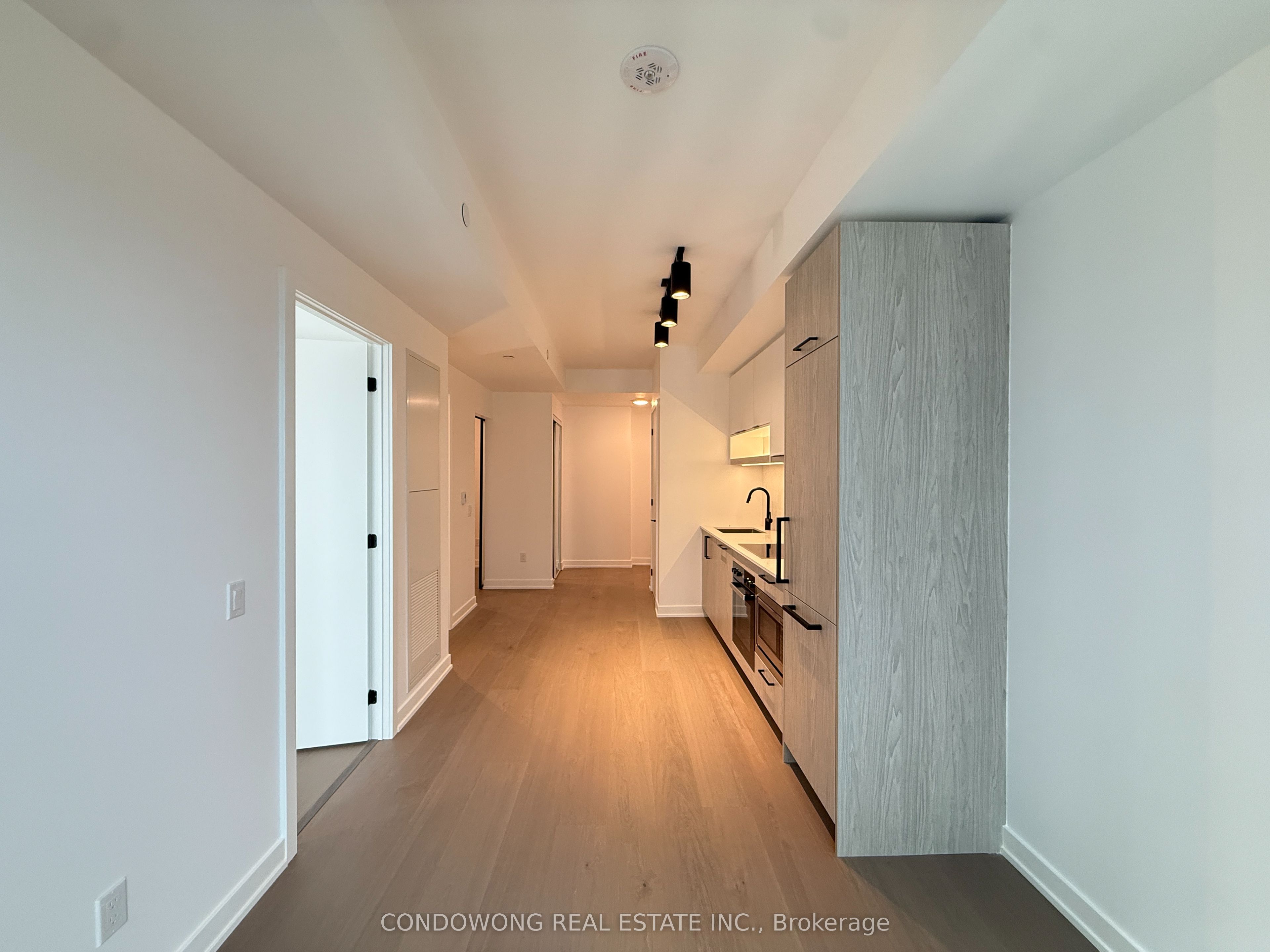 91 Montclair Avenue 2009, Toronto, ON M5P 0B1 photo 4