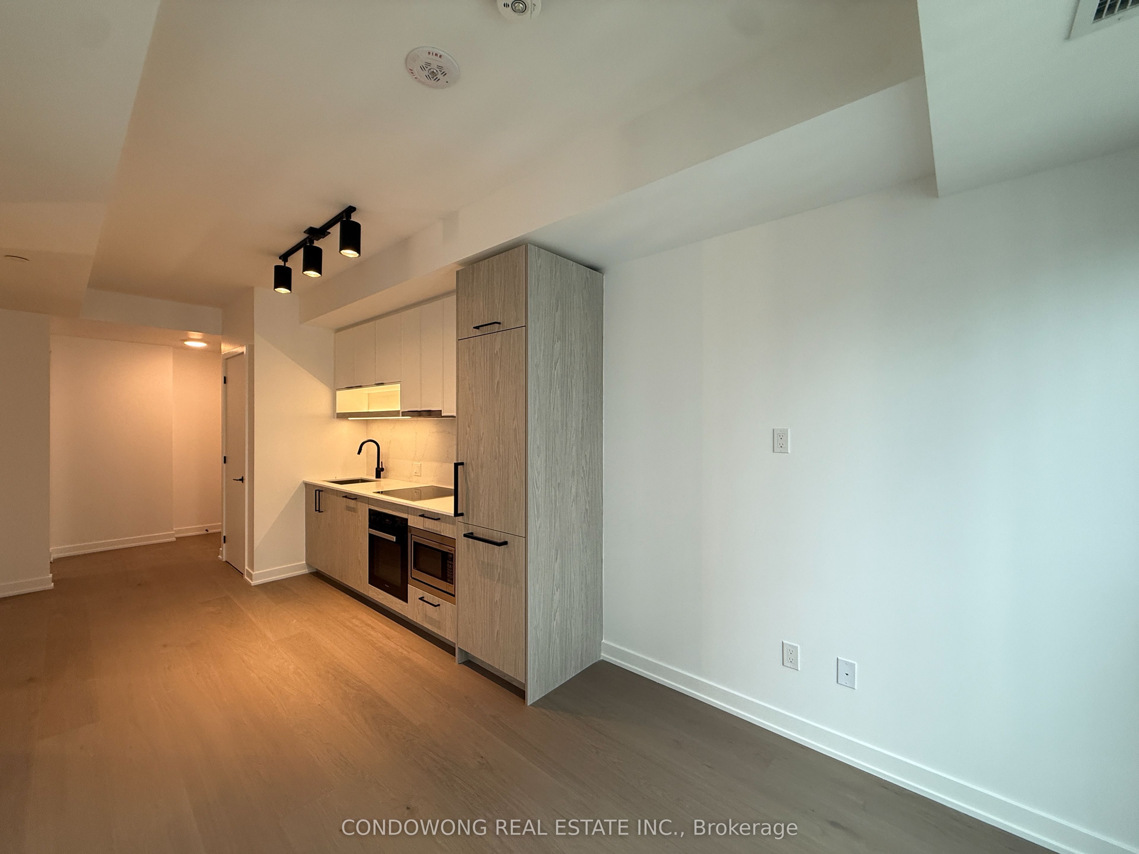 91 Montclair Avenue 2009, Toronto, ON M5P 0B1 photo 5