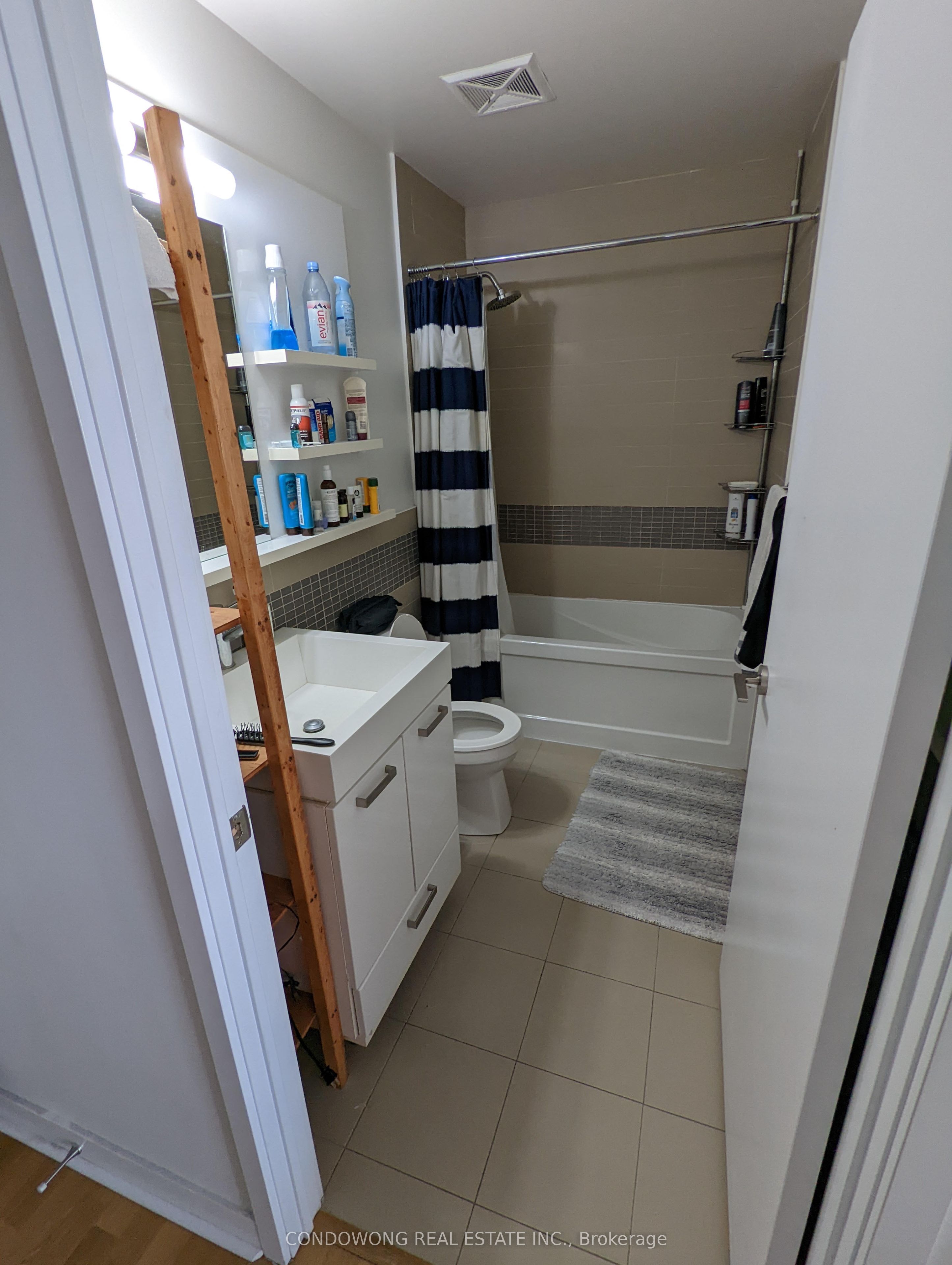 295 Adelaide Street W 2503, Toronto, ON M5V 1P7 photo 3