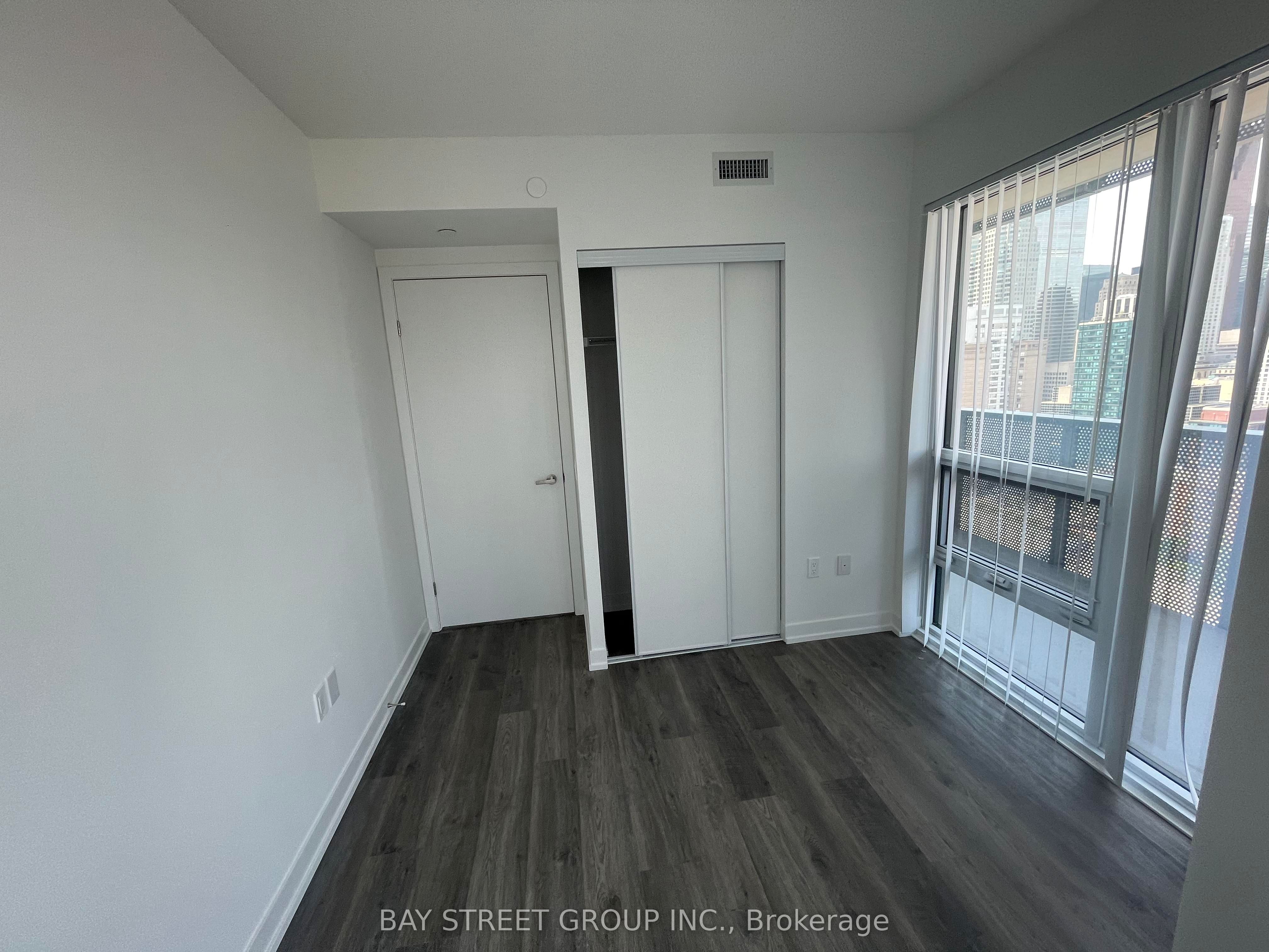 55 Cooper Street 2905, Toronto, ON M5E 0G1 photo 5