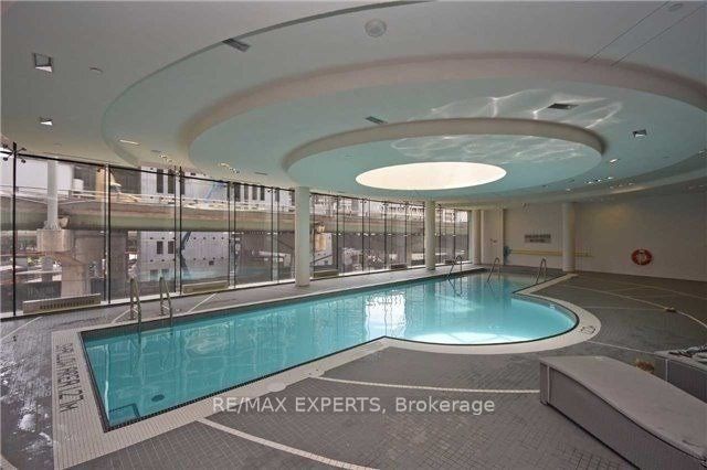 14 York Street 1212, Toronto, ON M5J 0A9 photo 2