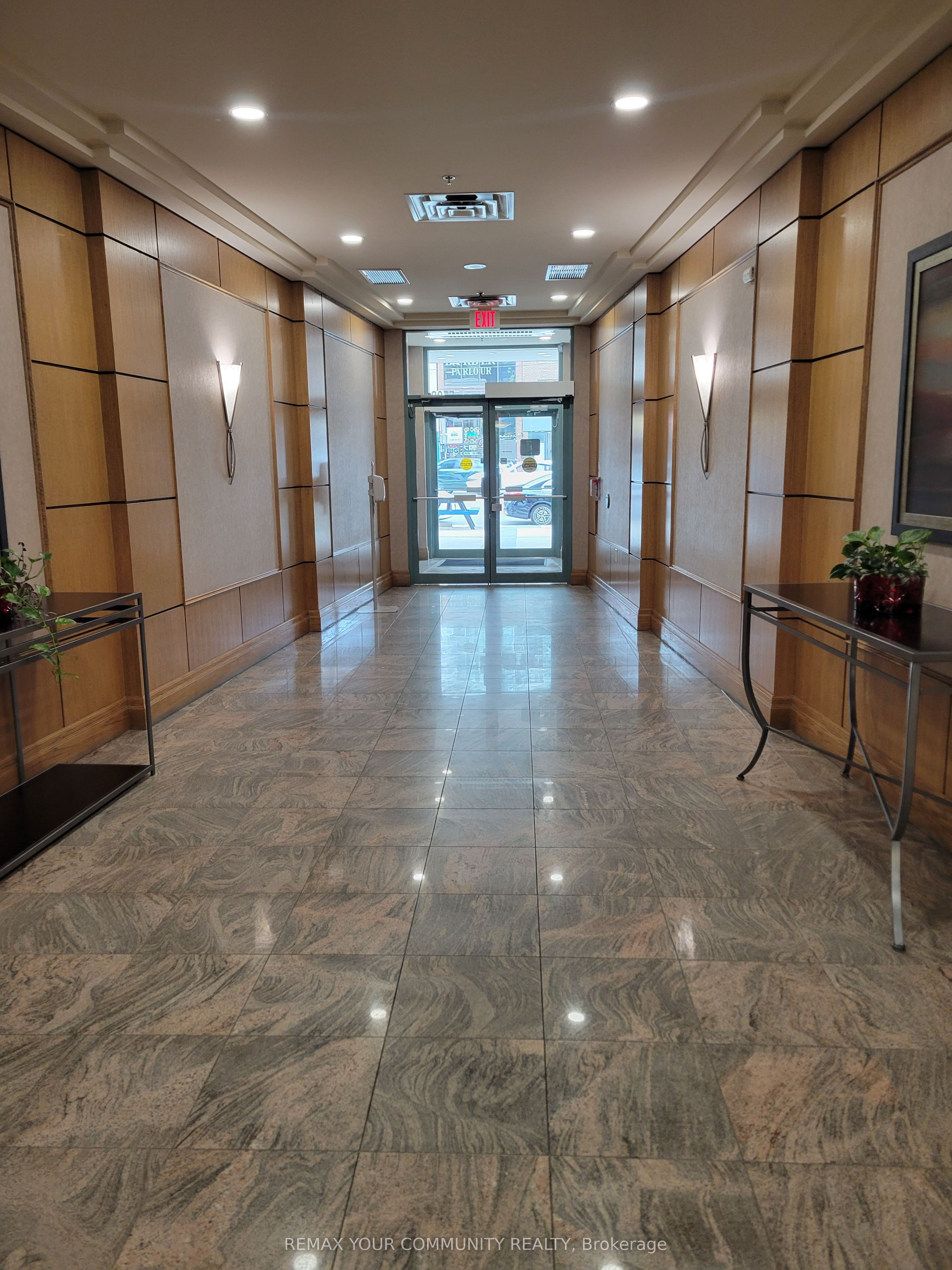 5500 Yonge Street 209, Toronto, ON M2N 7L1 photo 3