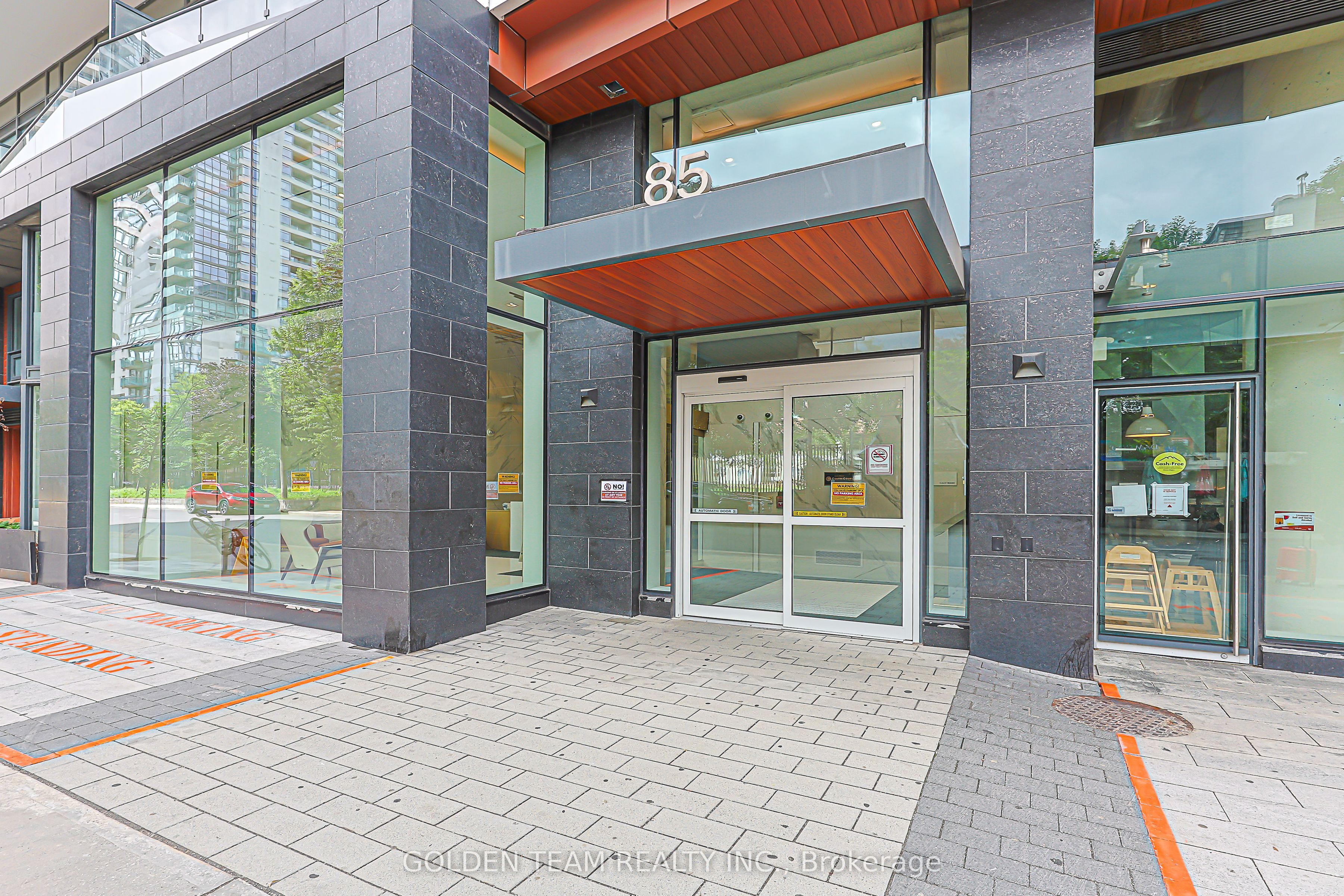 85 Wood Street 3802, Toronto, ON M4Y 0E8 photo 2