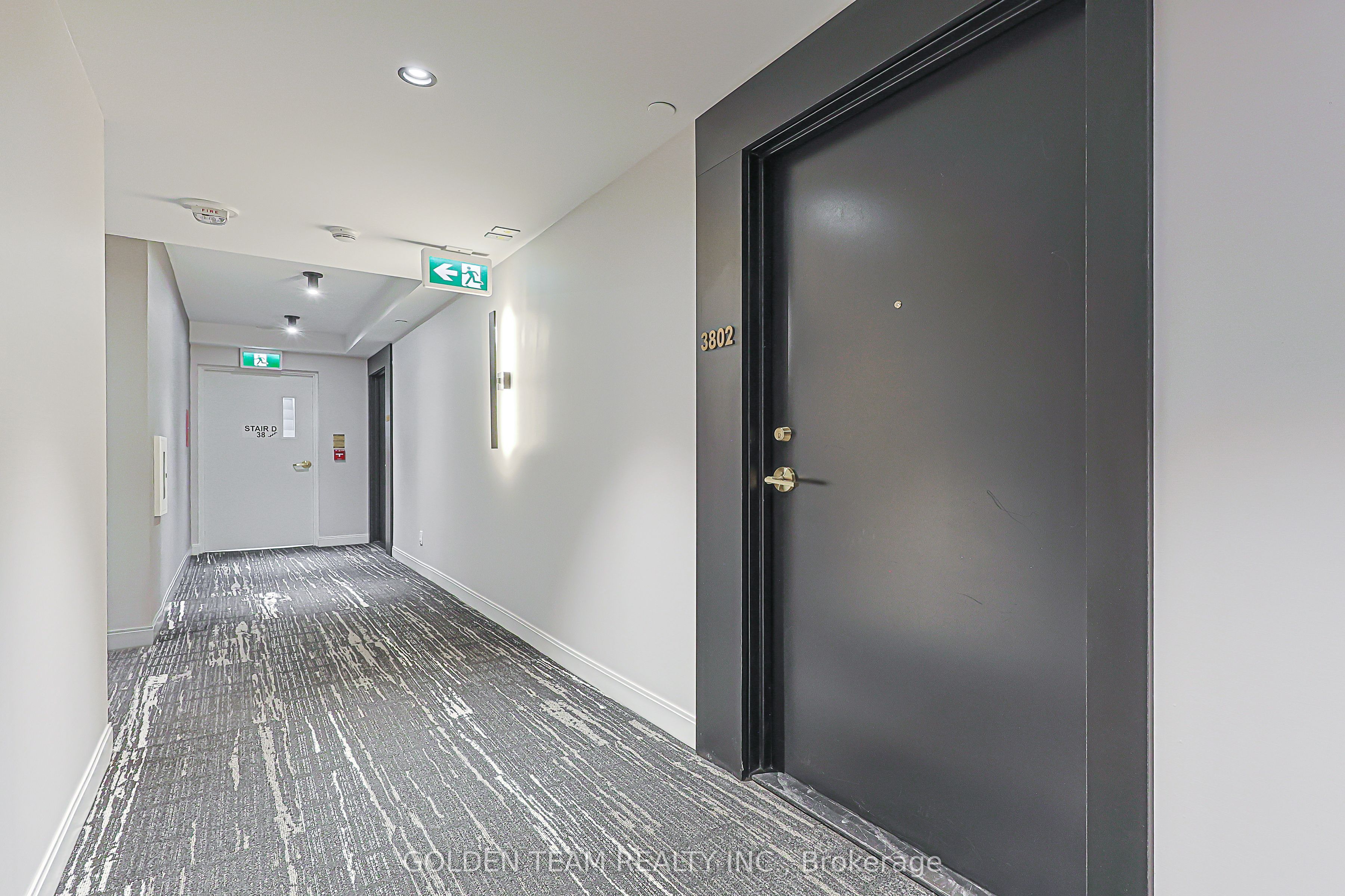 85 Wood Street 3802, Toronto, ON M4Y 0E8 photo 4