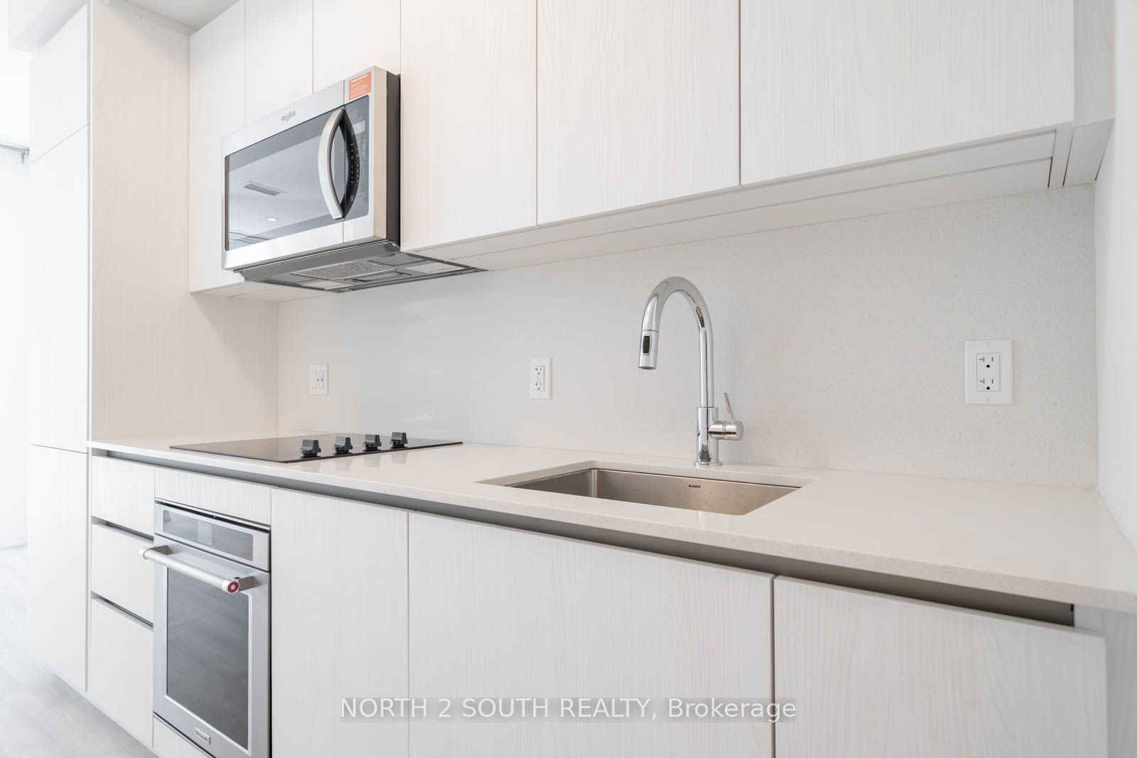 15 Richardson Street 526, Toronto, ON M5A 0Y5 photo 3