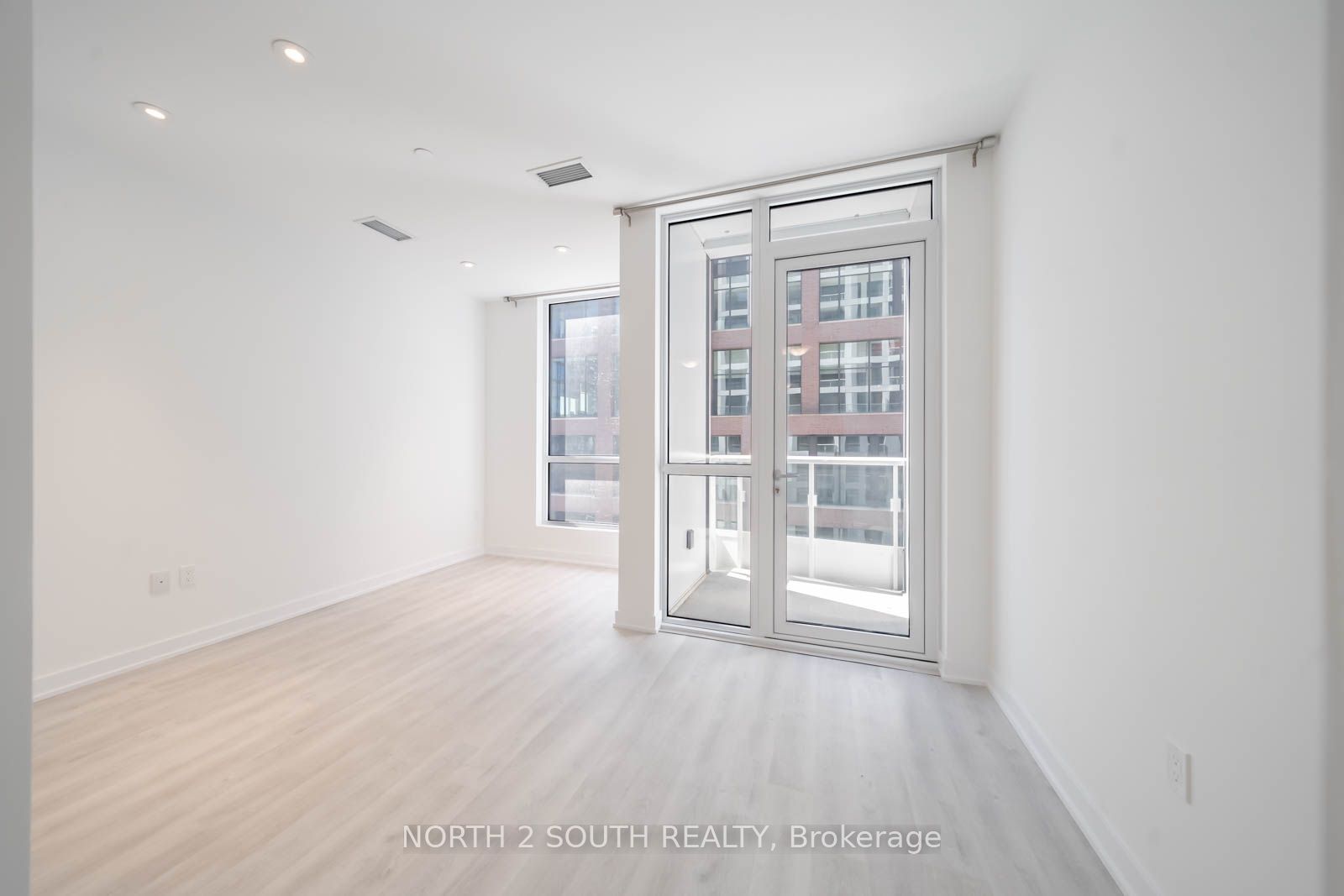 15 Richardson Street 526, Toronto, ON M5A 0Y5 photo 4