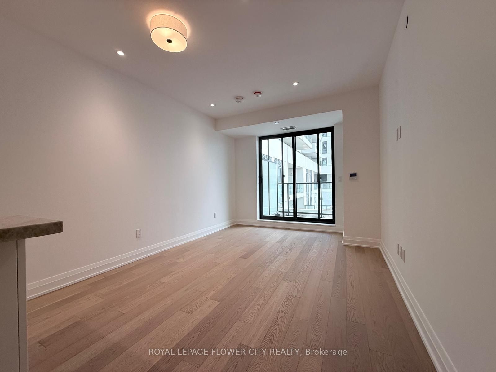 505 Glencairn Avenue 301, Toronto, ON M6B 0B2 photo 2