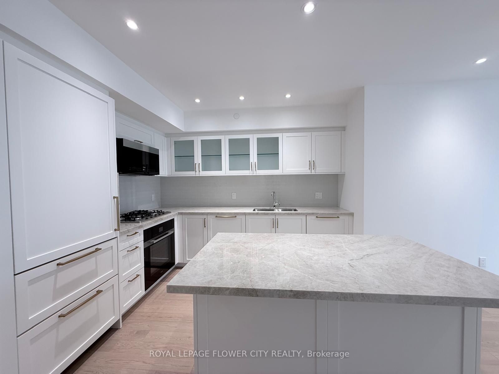 505 Glencairn Avenue 301, Toronto, ON M6B 0B2 photo 4