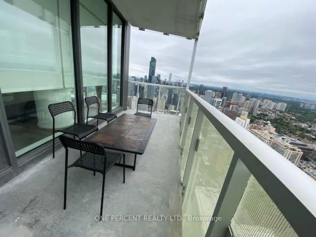 197 YONGE Street 5502, Toronto, ON M5B 1M4 photo 2