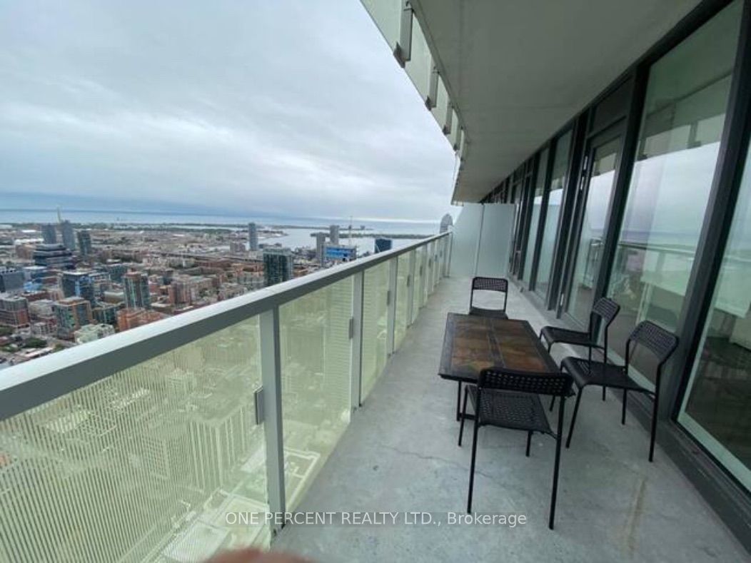 197 YONGE Street 5502, Toronto, ON M5B 1M4 photo 3