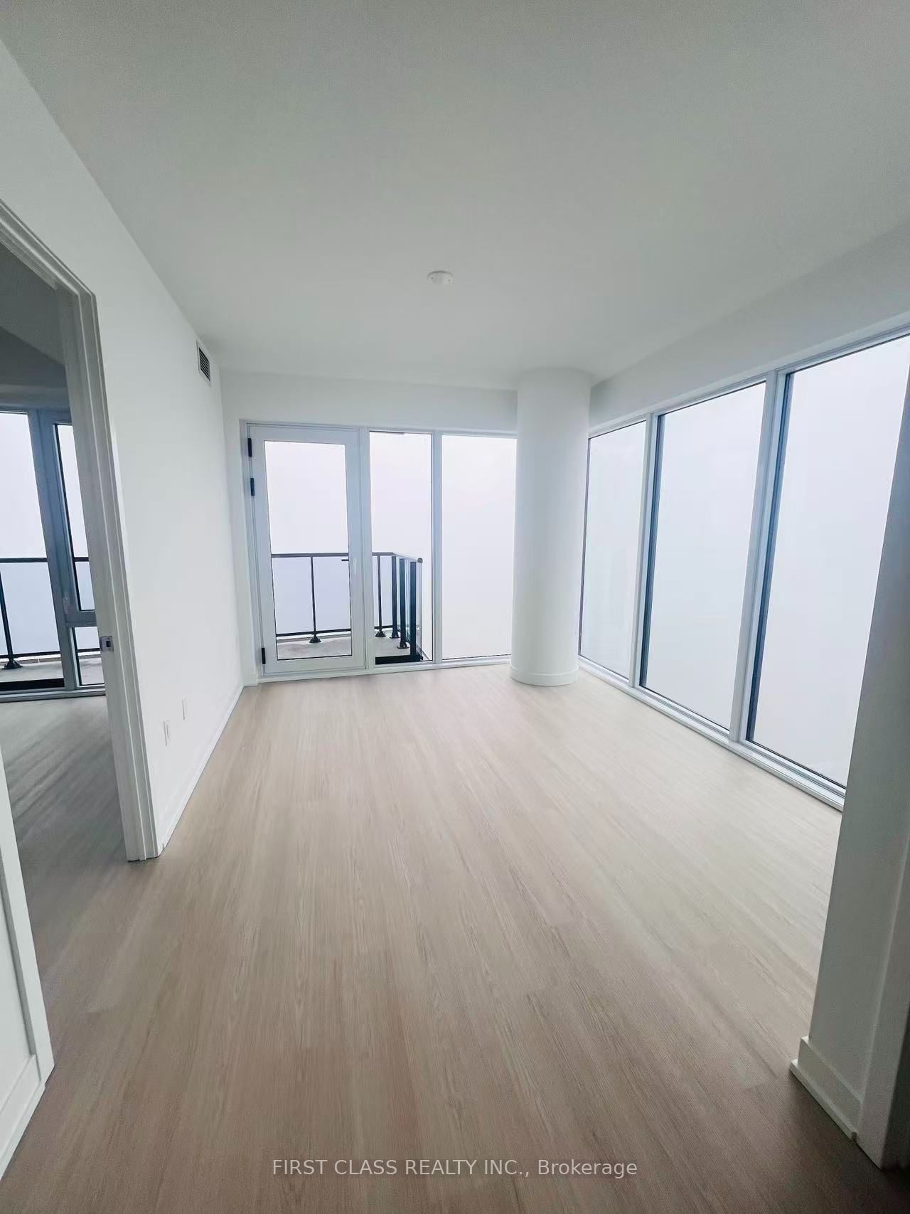 15 David Salomon Drive 2108, Toronto, ON M3C 1E7 photo 3