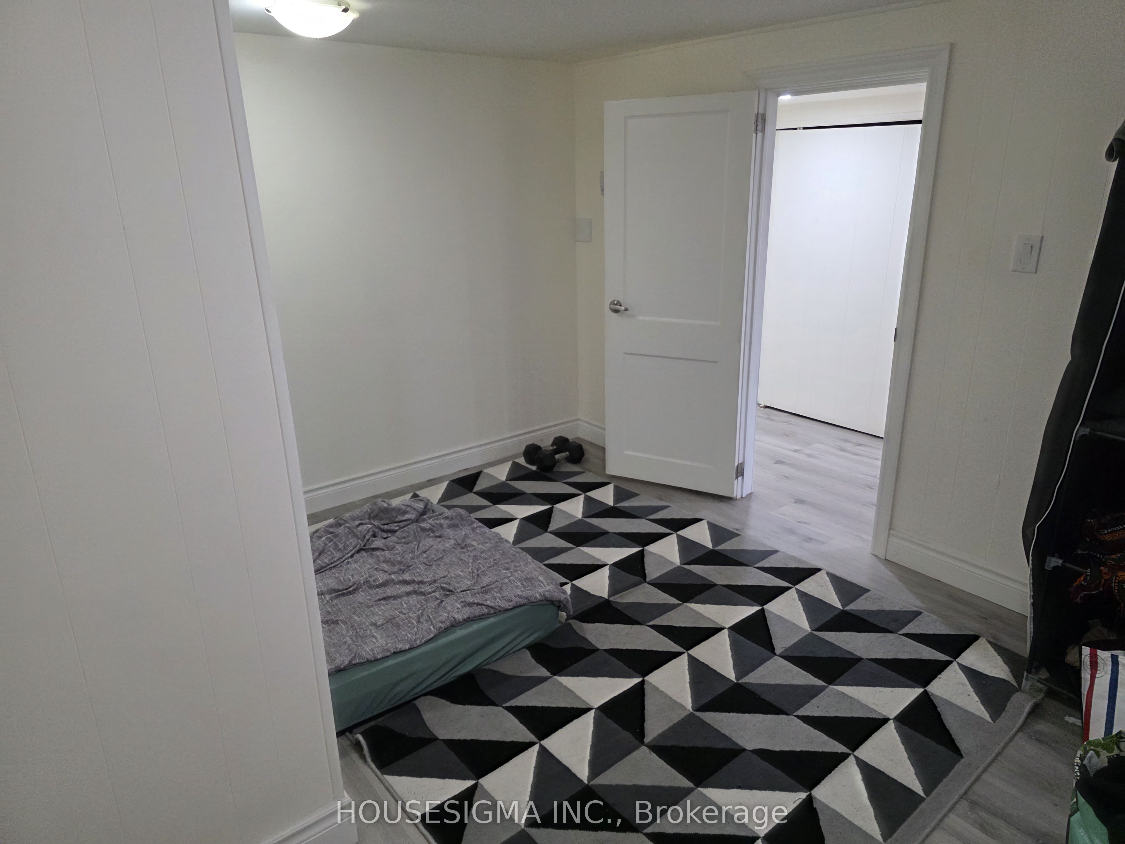 51 Axsmith Crescent BSMT, Toronto, ON M2J 3K2 photo 4